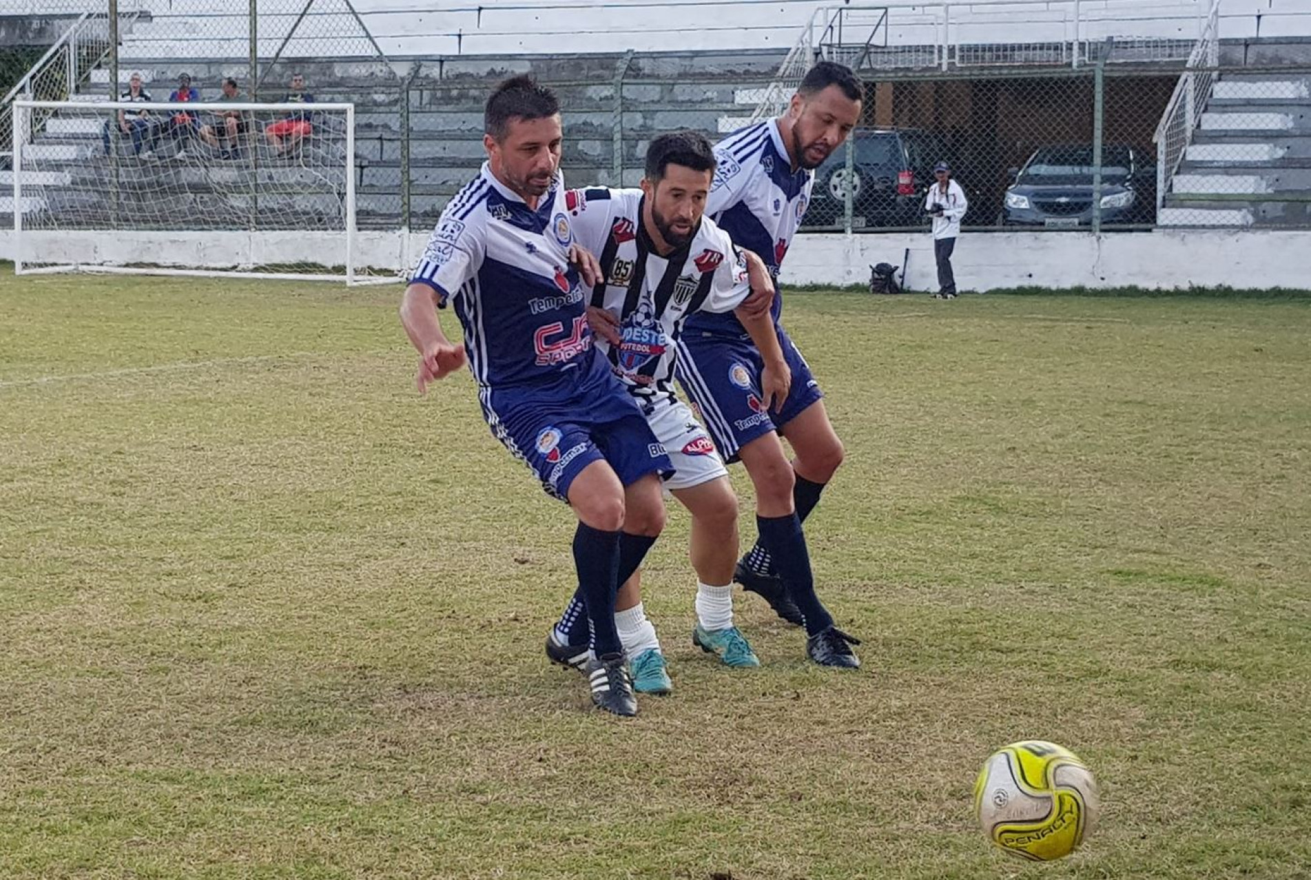 Vila Carvalho ganhou do Atlético Brasil outra vez, agora por 1 a 0.