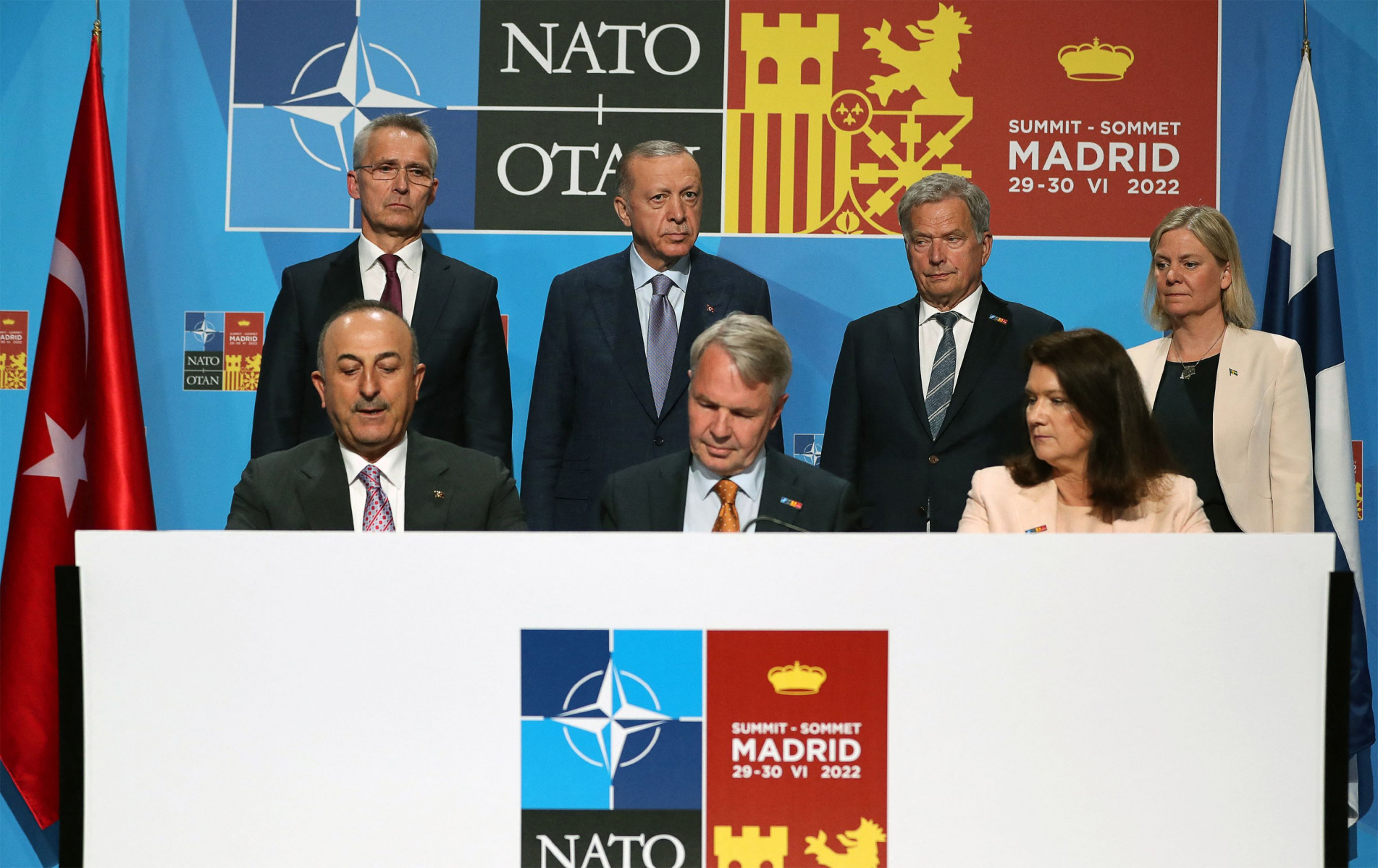 Acordo foi assinado pelos mandatários ontem, em Madri.