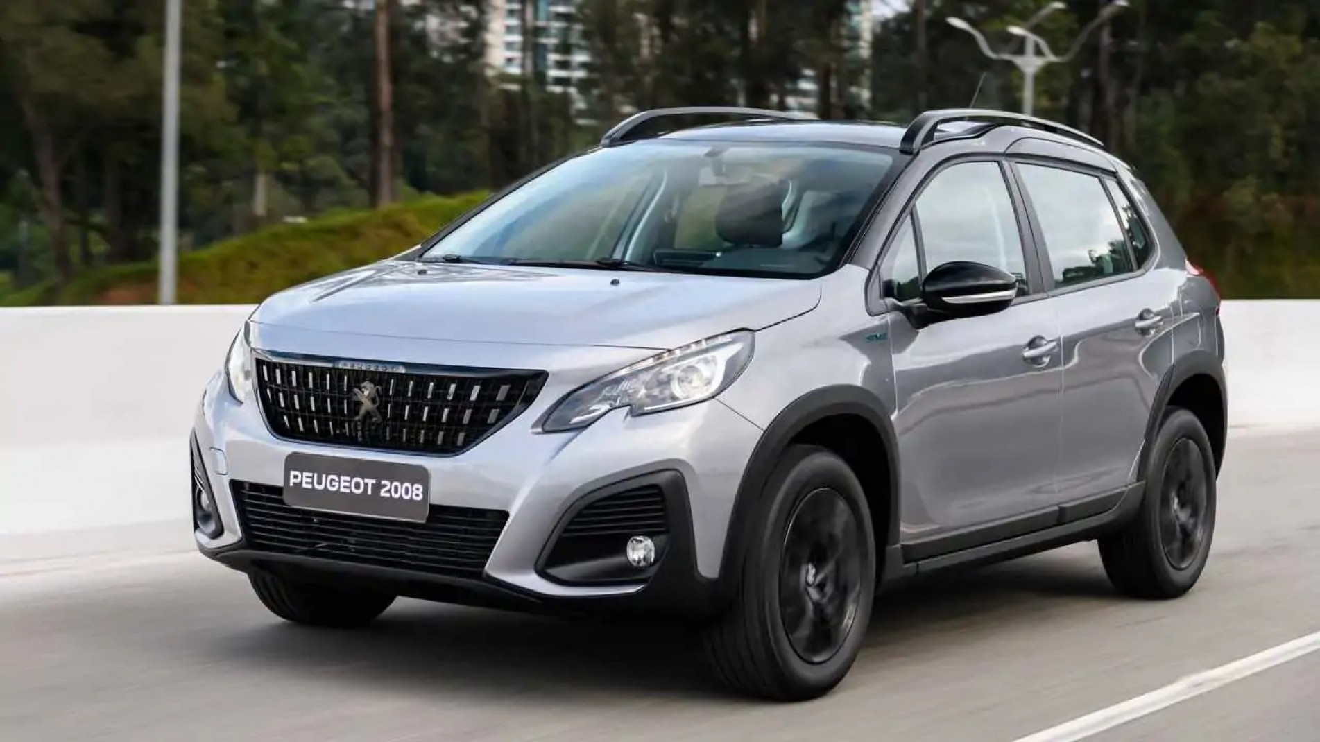 O SUV compacto chega com mudanças sutis no visual.