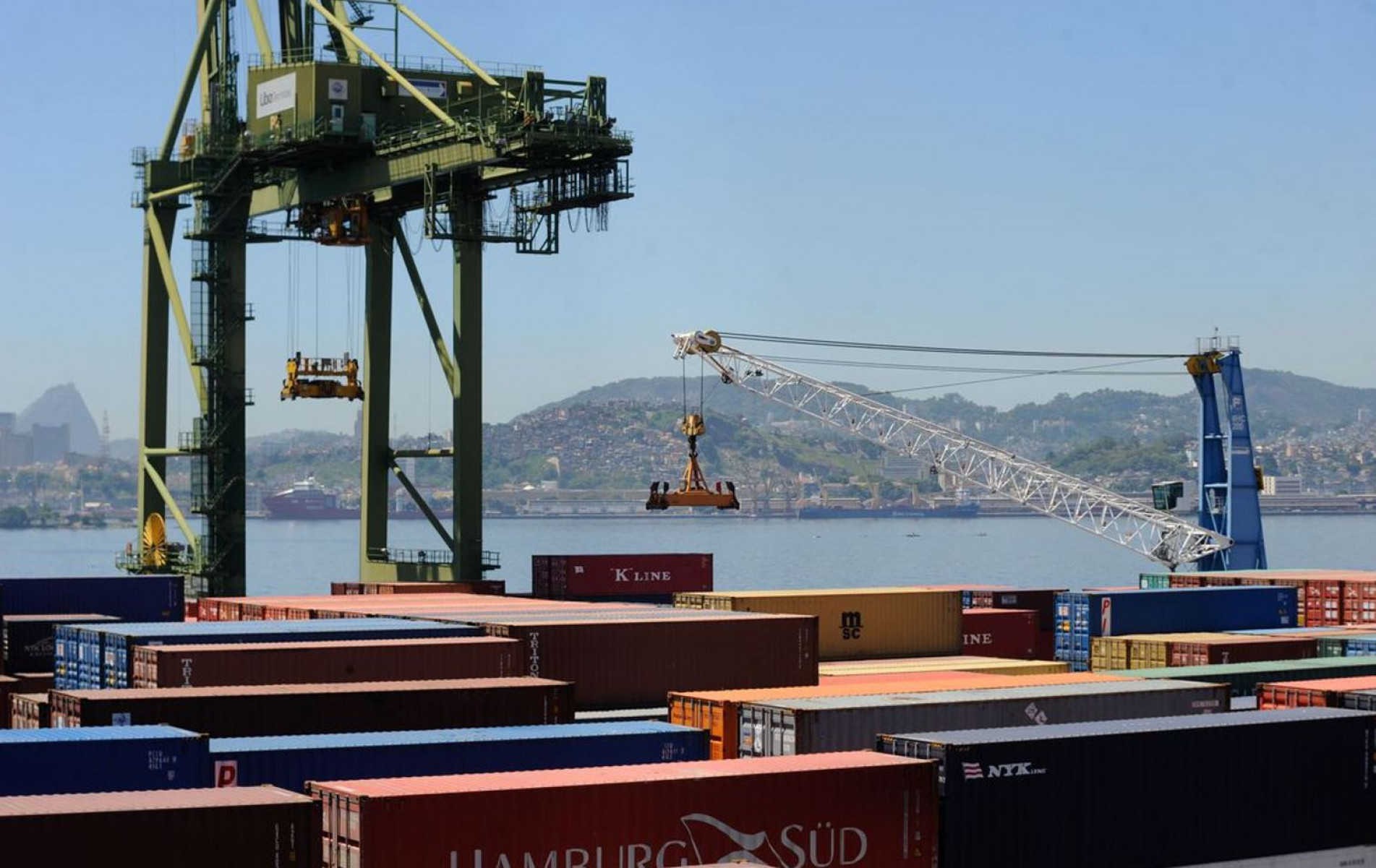 São 0,31 aduaneiros por mil km; na Argentina são 6,32.