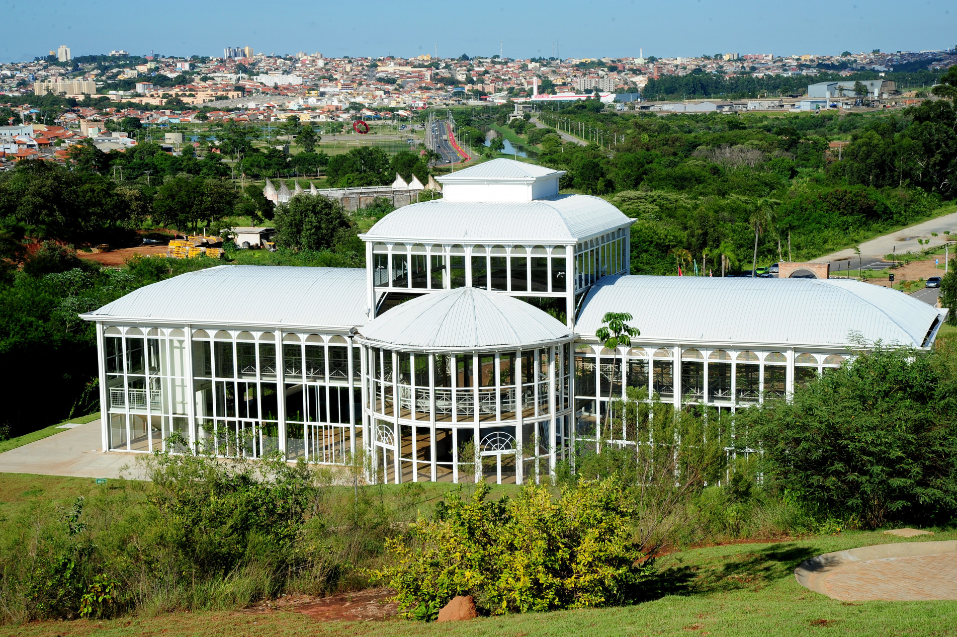 Jardim Botânico e os demais parques do município estarão abertos neste sábado (9)