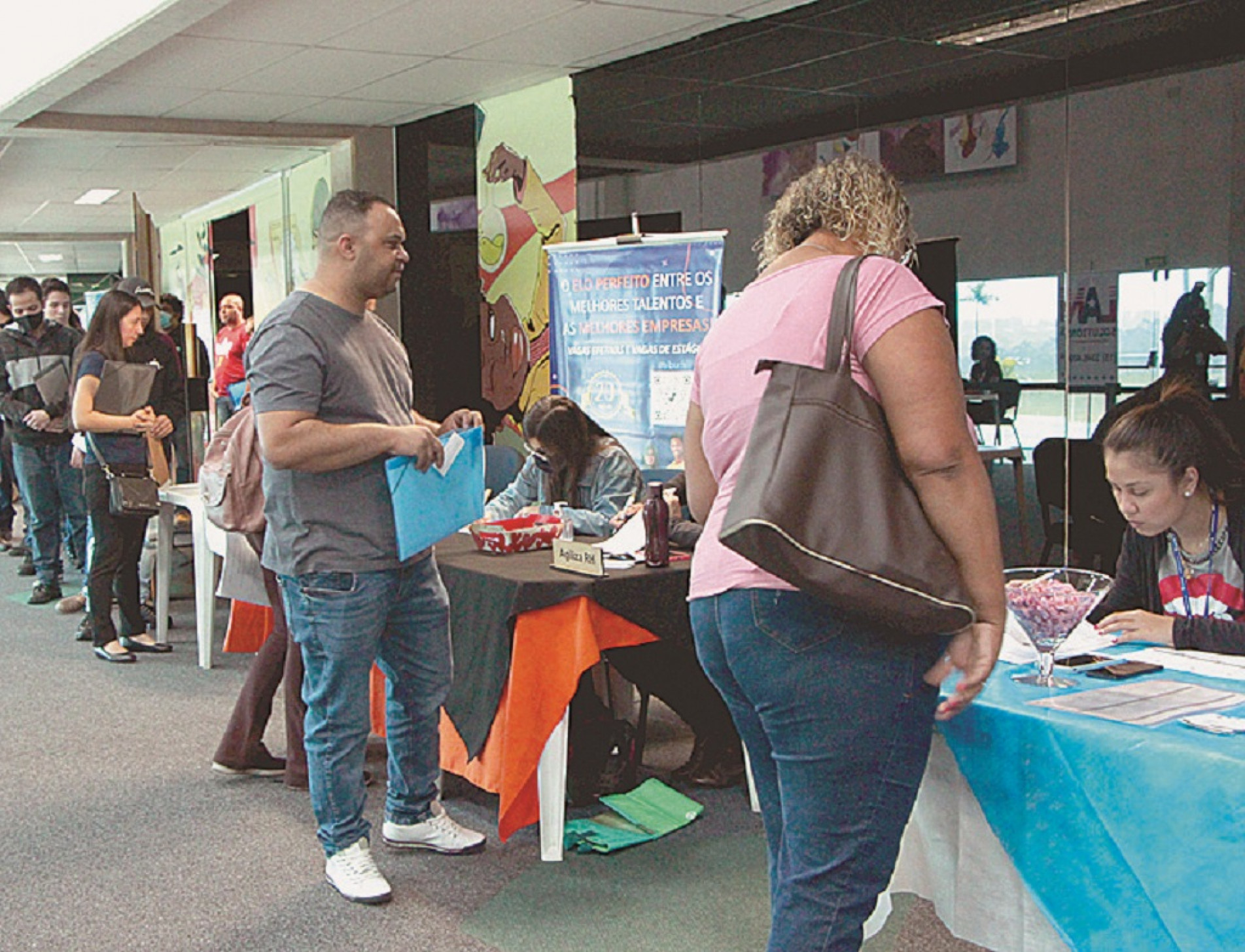 Ao todo, foram atendidas em torno de 1.100 pessoas