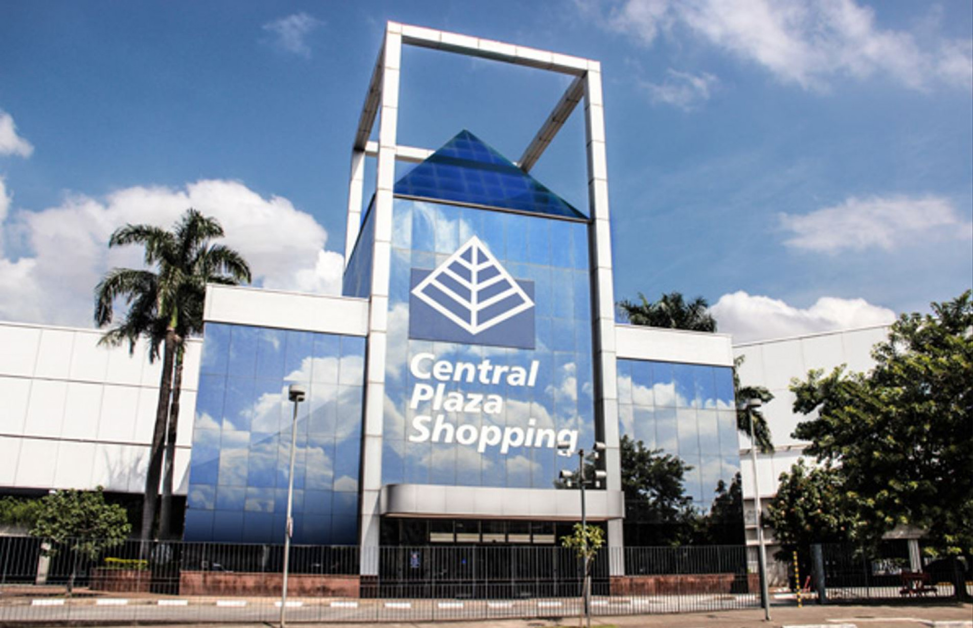 Desta vez os alvos foram duas lojas do Central Plaza