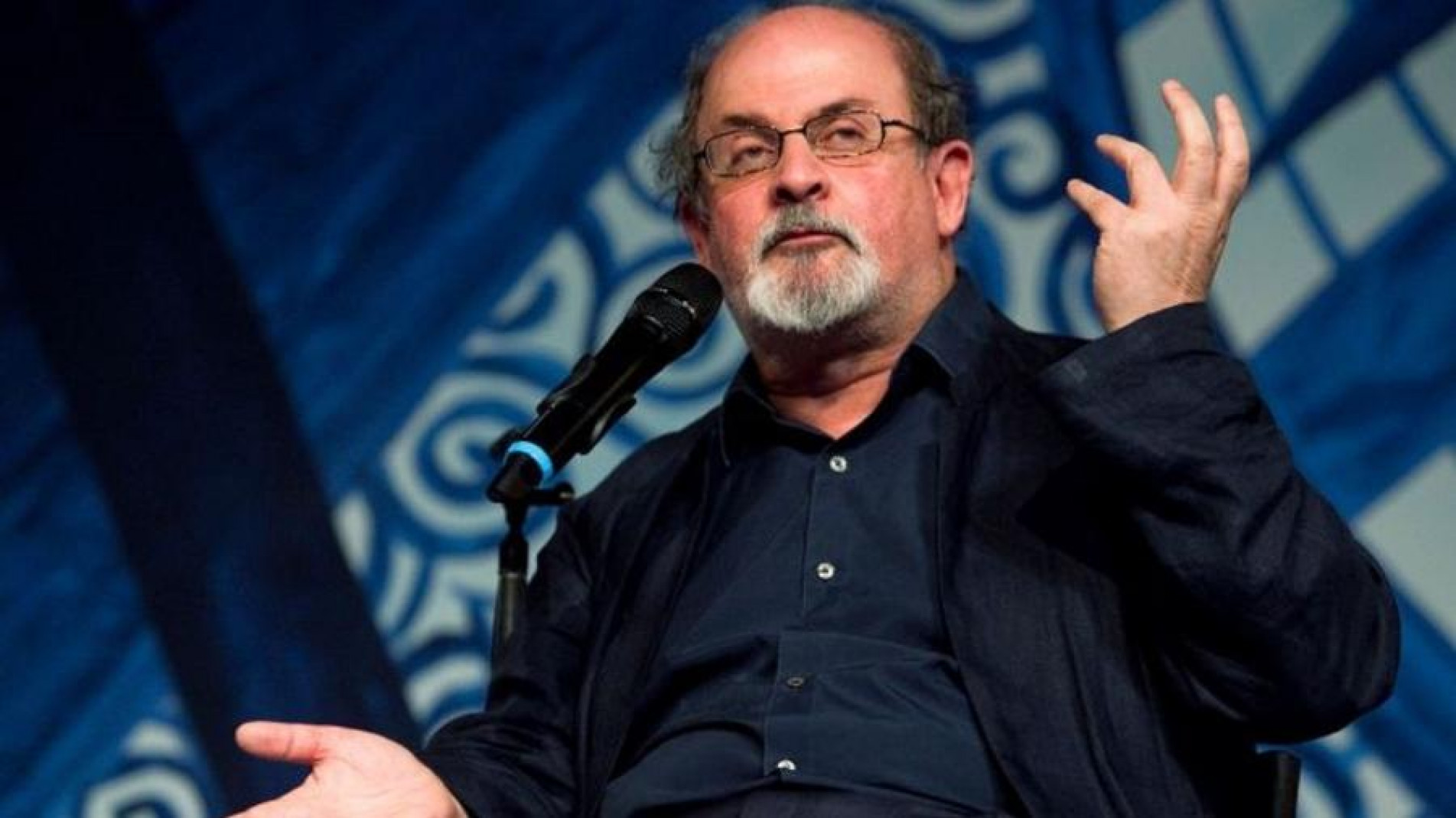Escritor Salman Rushdie quando esteve no Brasil