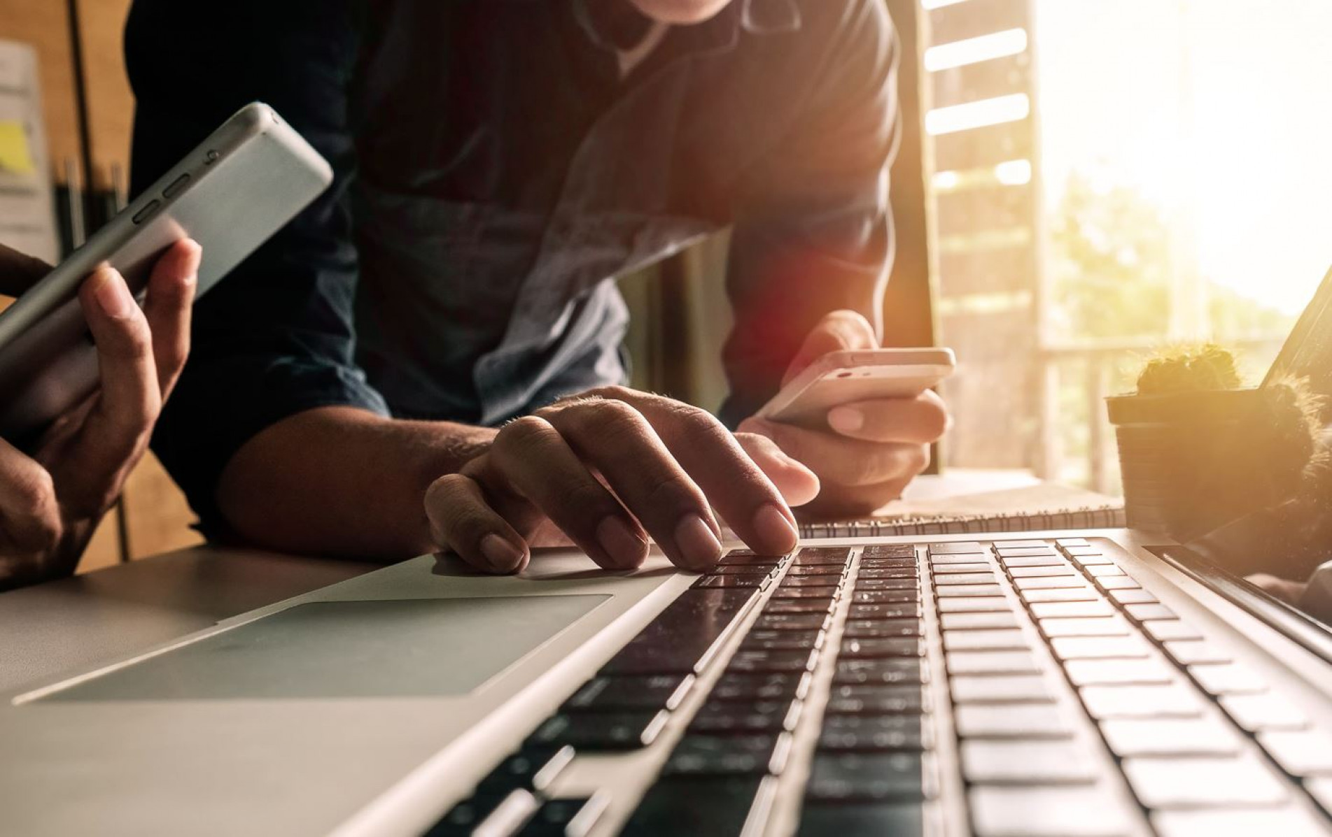 Grupo entre 16 e 25 anos é mais aberto a ações e criptomoedas