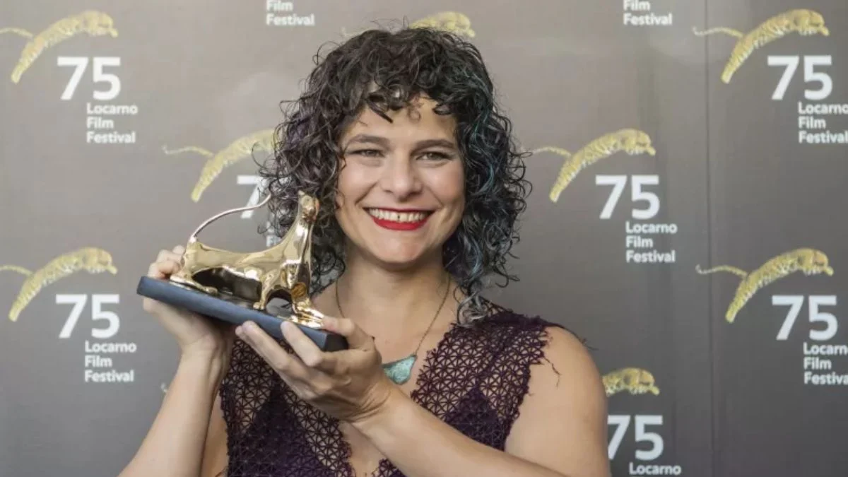 A cineasta brasileira Julia Murat conquistou o prêmio Leopardo de Ouro