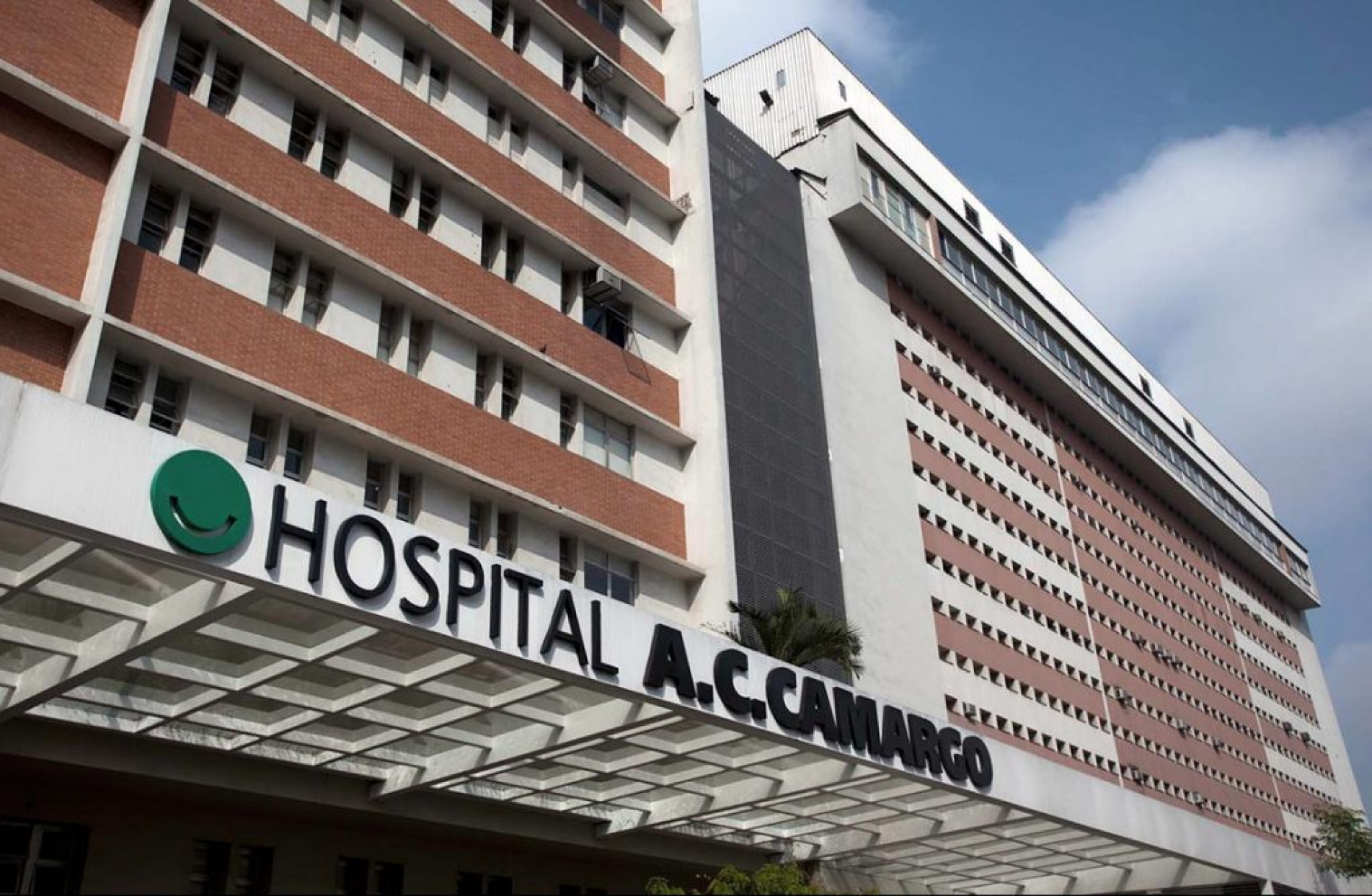 A.C.Camargo Cancer Center é um hospital oncológico localizado no bairro da Liberdade na cidade de São Paulo