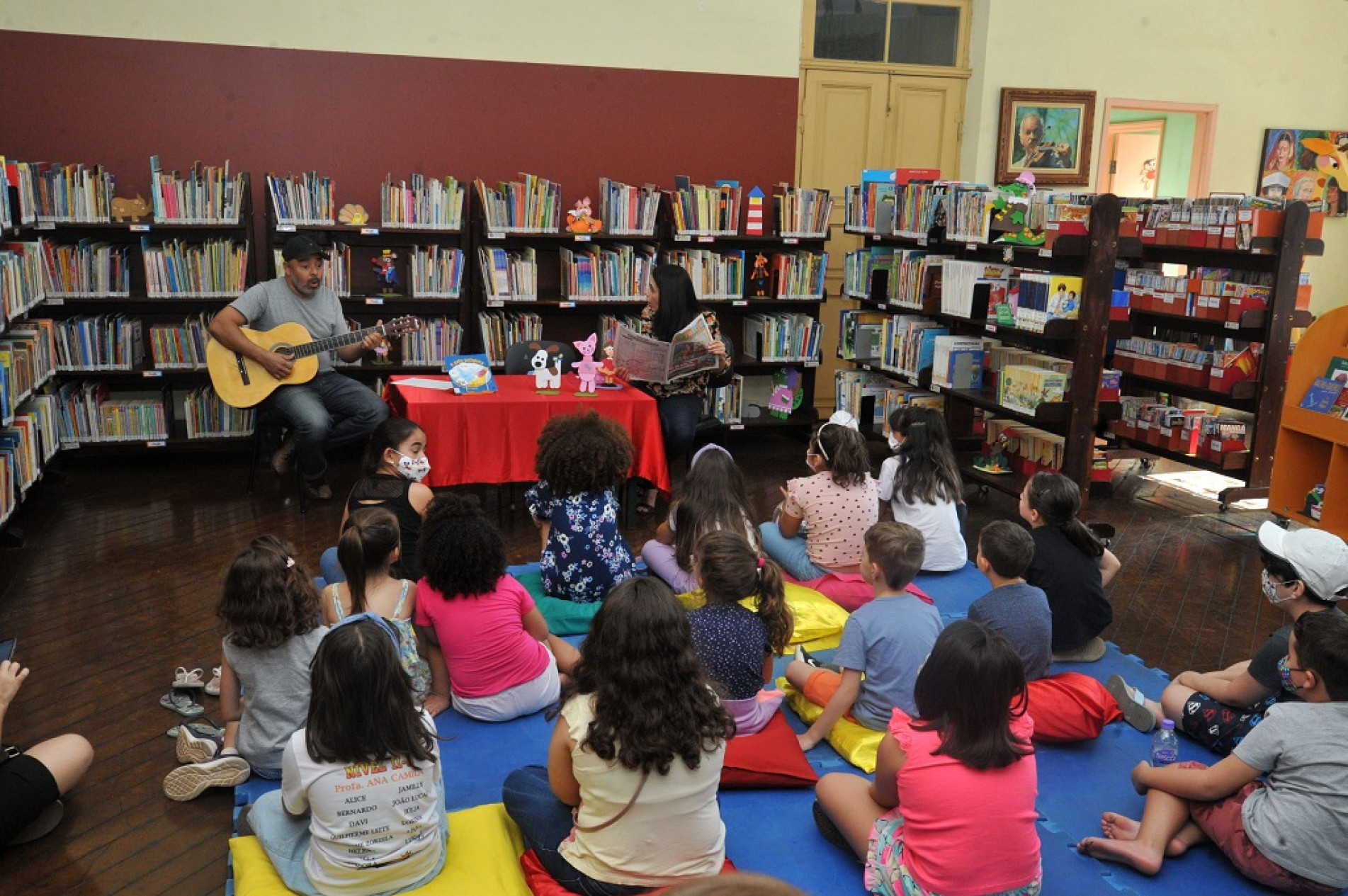 Obra escolhida &eacute; de Alu&iacute;sio de Almeida
