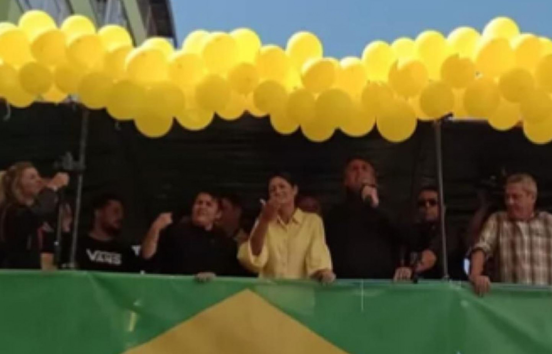 Bolsonaro e Michelle discursaram em Juiz de Fora (MG)