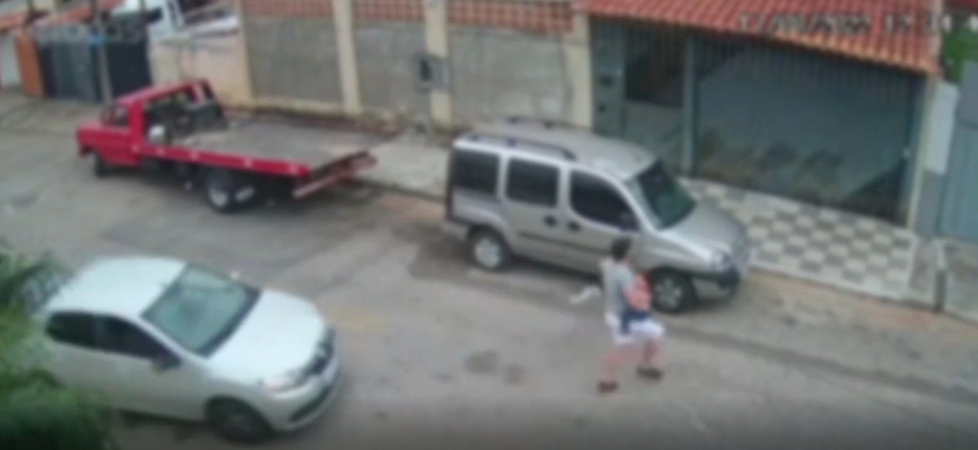 Câmeras de segurança registraram suposta ação do motorista