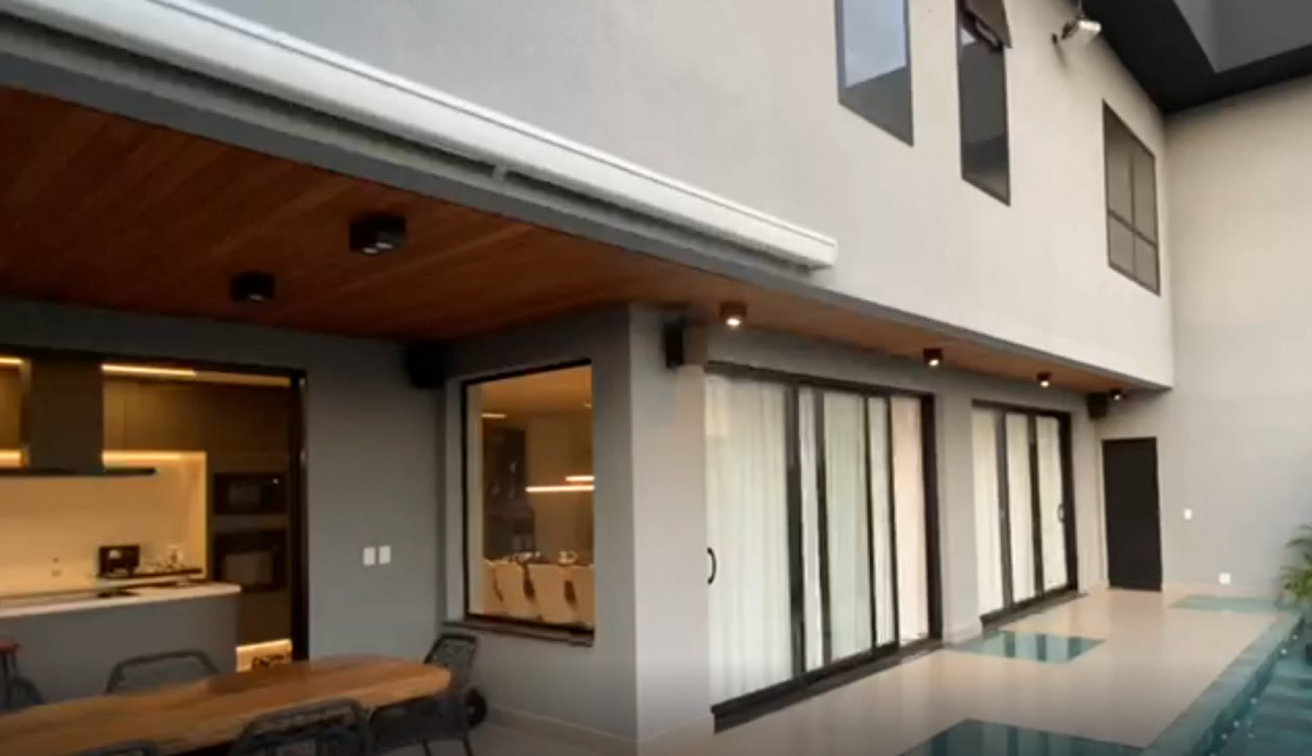 Dois mandados de busca e apreensão foram cumpridos em um condomínio de Votorantim