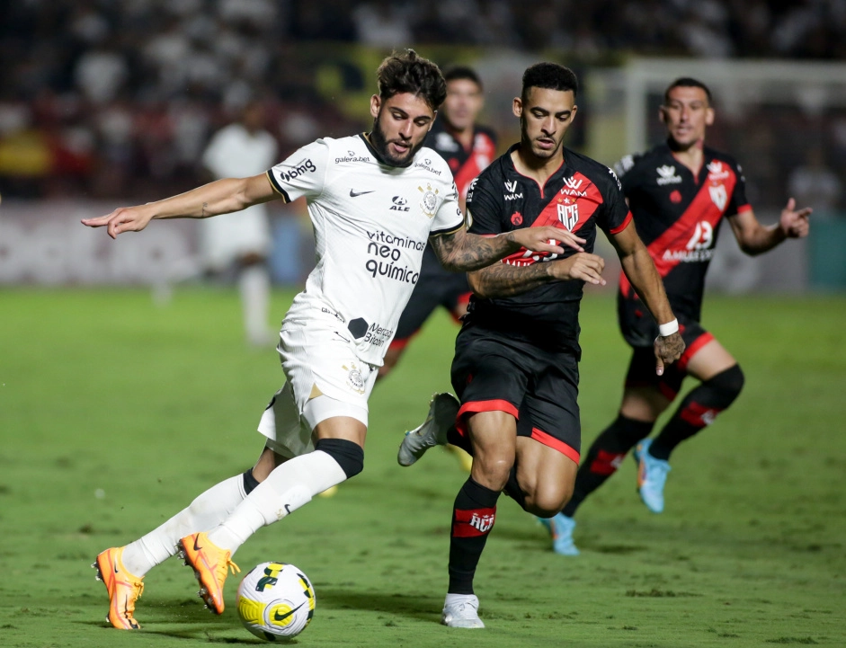 Lance do jogo Corinthians x Atlético-GO pela Copa do Brasil