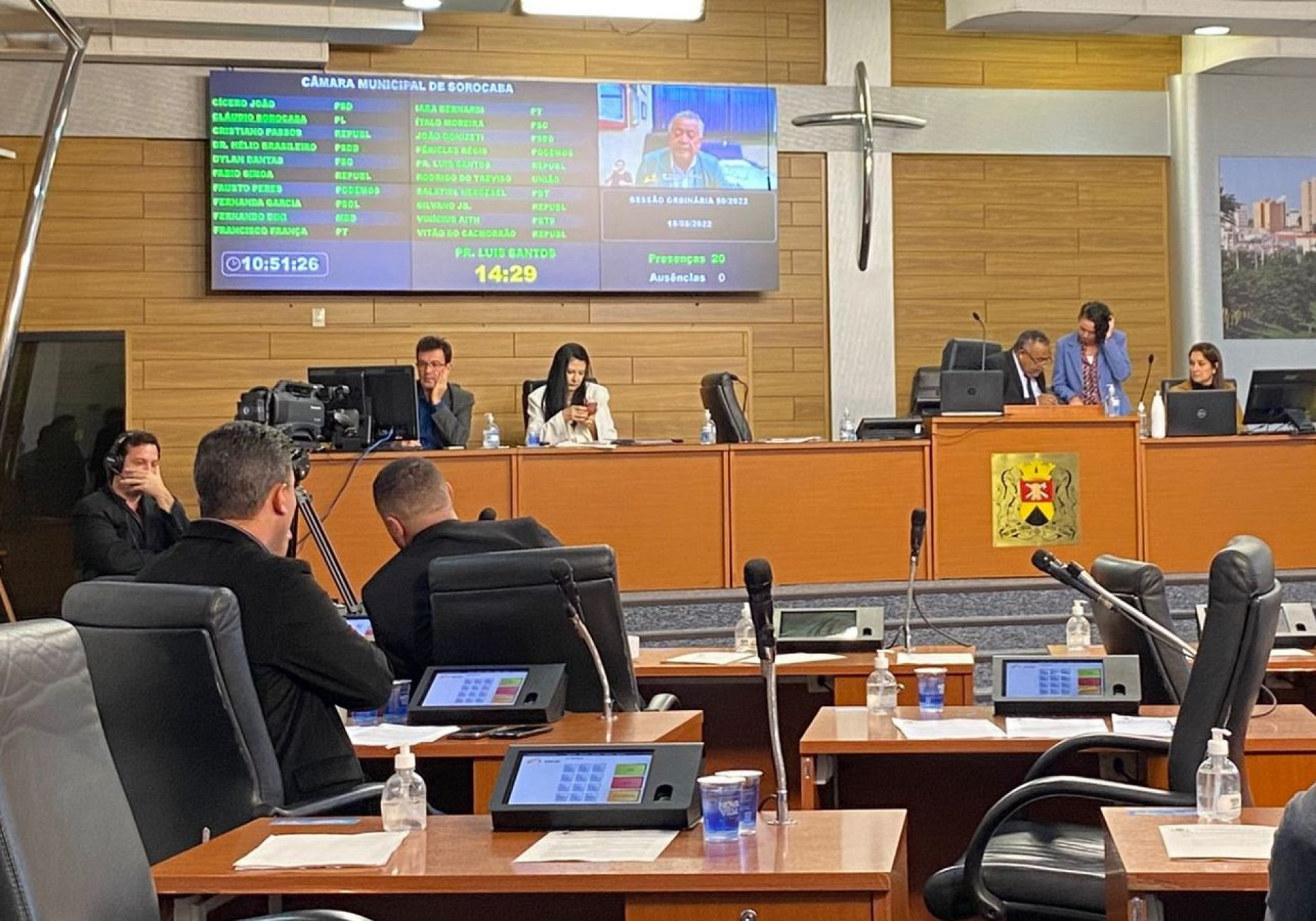 Dois vereadores acompanharam parte da sessão do gabinete