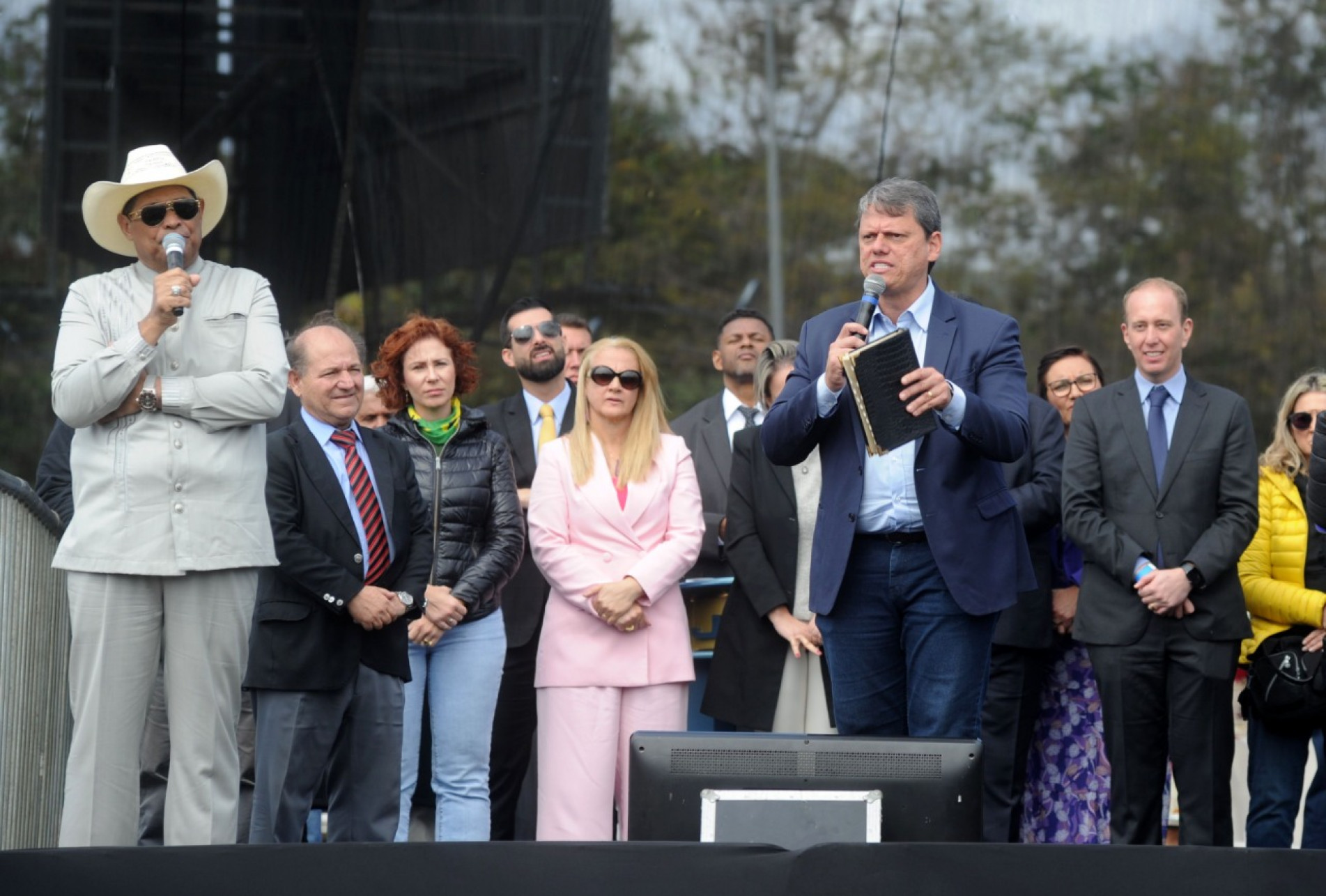 Tarcísio de Freitas comparece a evento evangélico de Sorocaba 