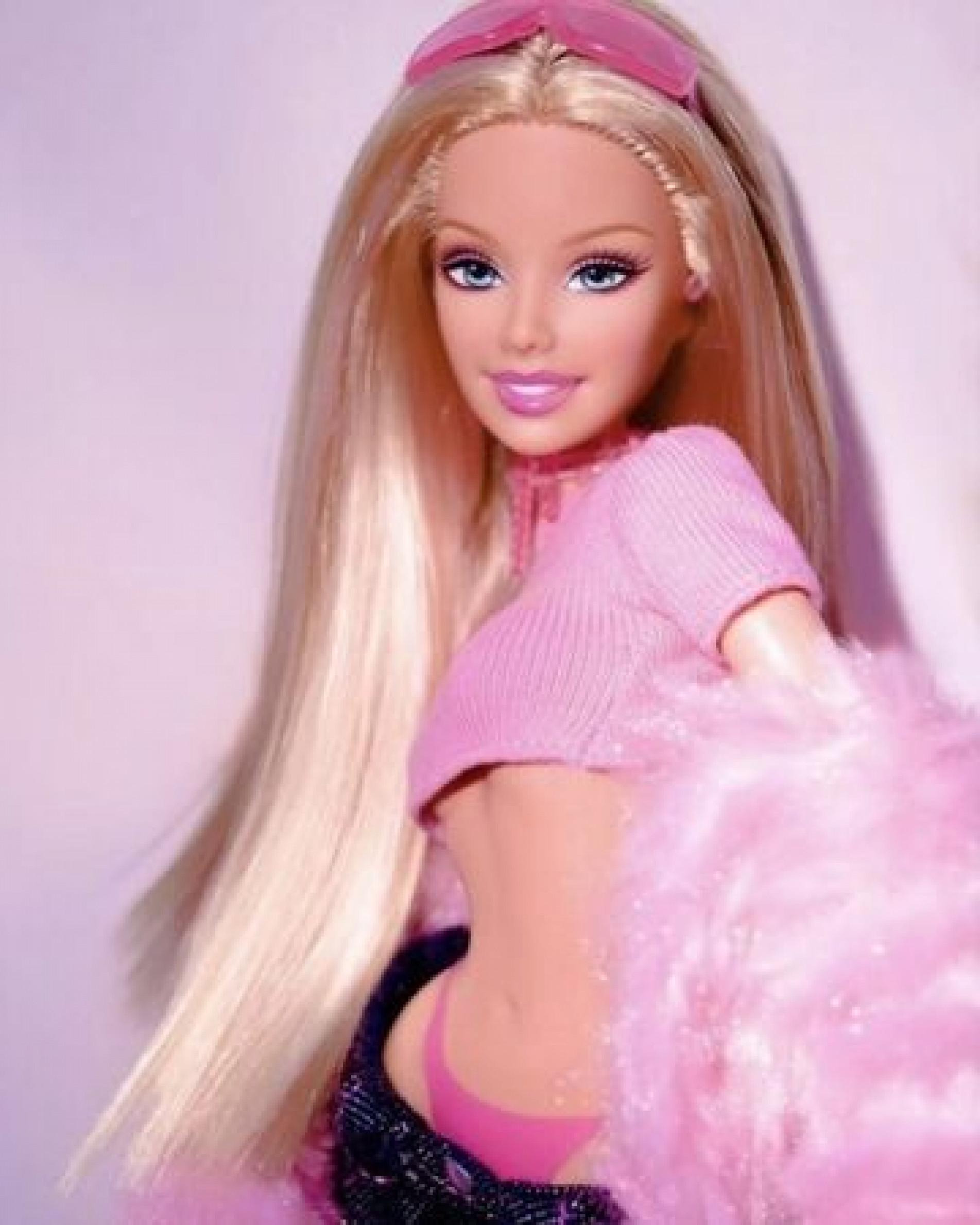 Conheça a barbiecore, moda inspirada na cor da Barbie - 01/08/2022