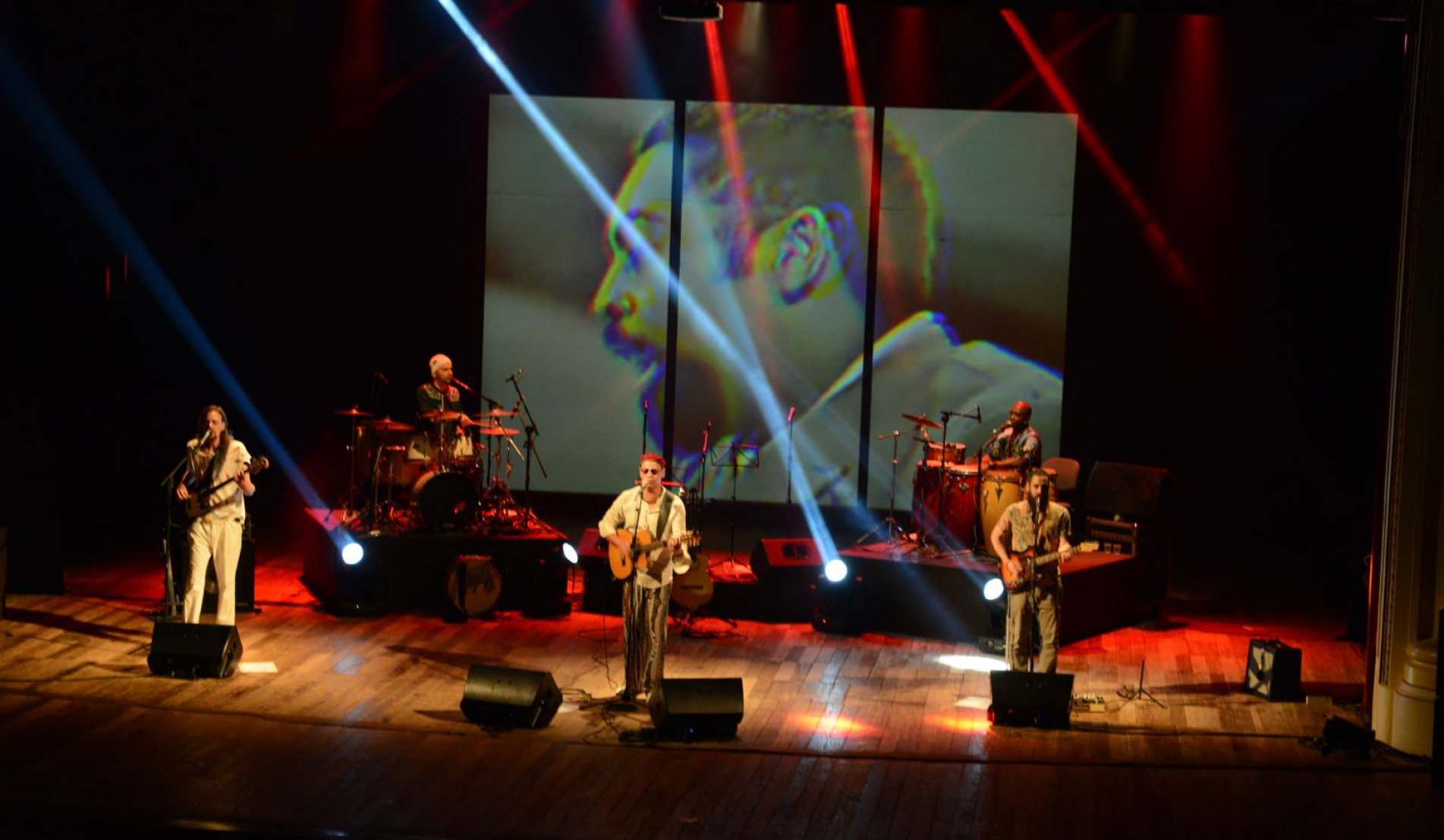 O grupo Refazenda apresentará clássicos de Gilberto Gil, no sábado