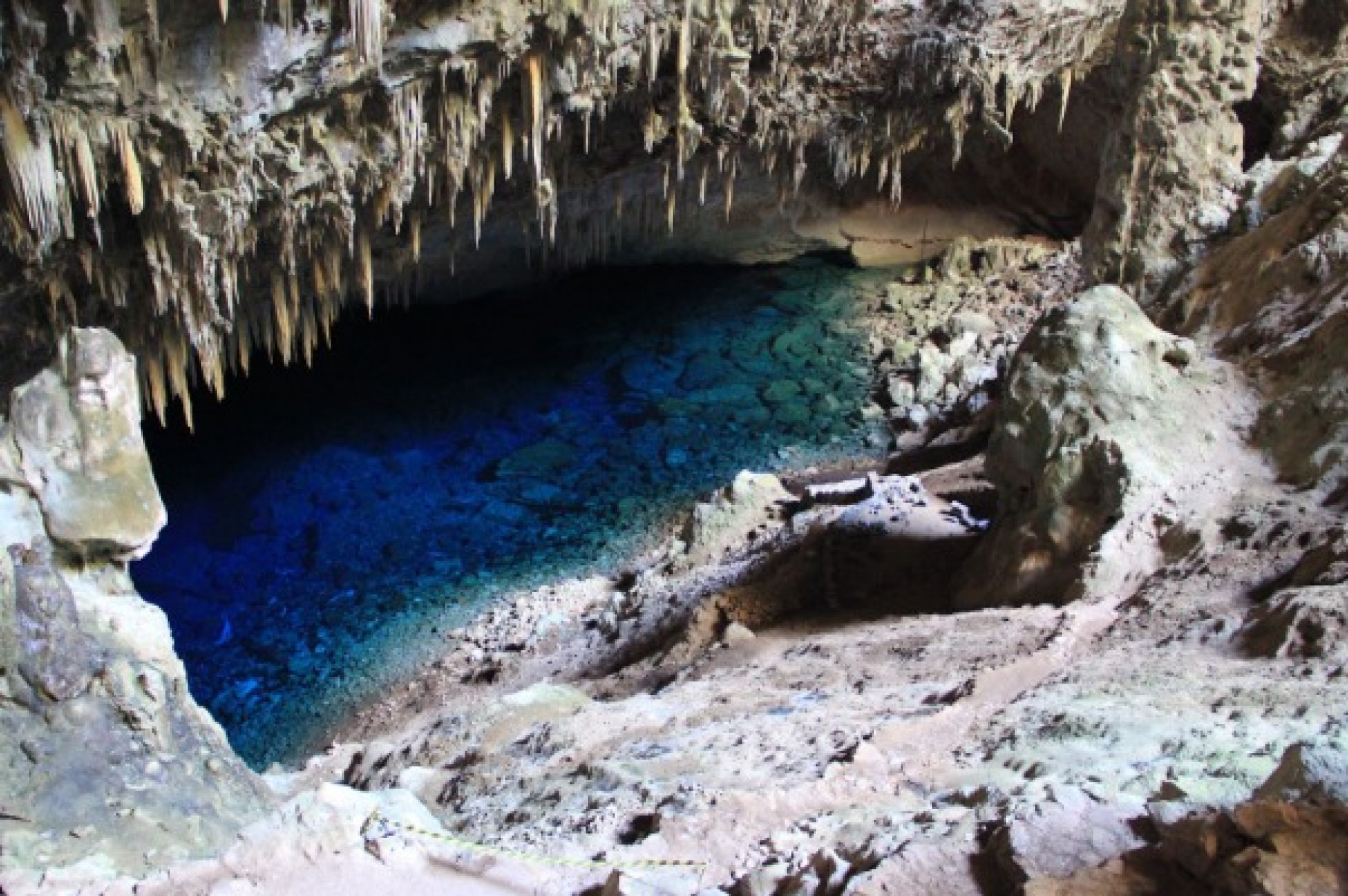 Gruta do lago azul
