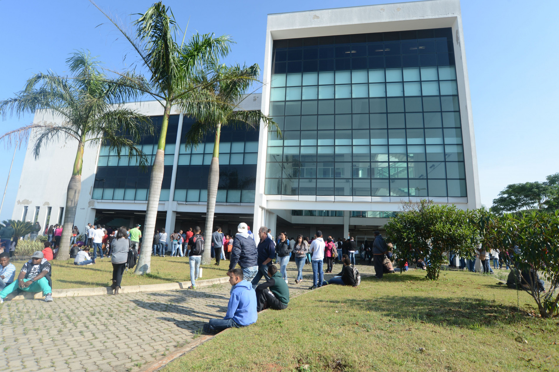 Estudantes vão receber bolsa-auxílio de R$ 210