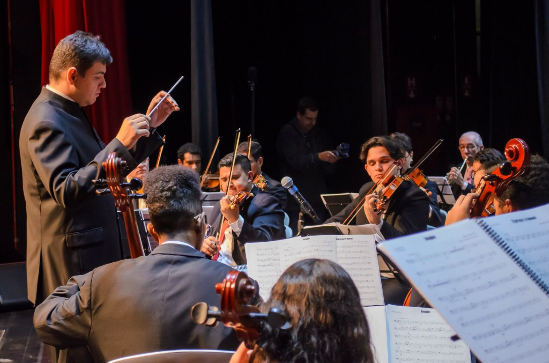 A Orquestra Filarmônica Jovem de Sorocaba – FILA, volta a se apresentar em Votorantim após a reforma do teatro no próximo domingo, dia 04 de setembro de 2022, às 19