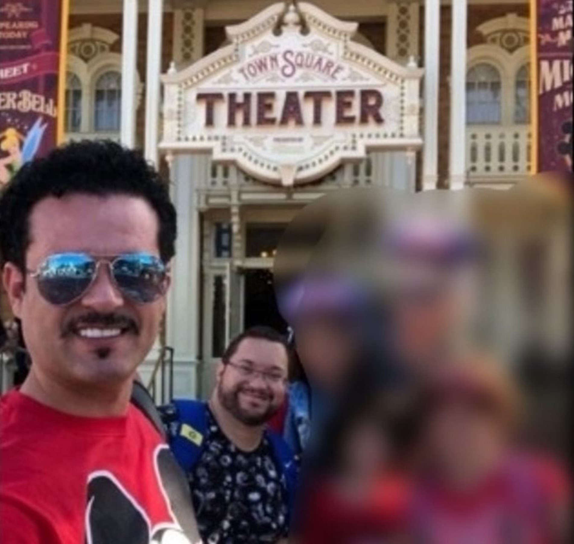 Fausto Bossolo (ao fundo) e Daniel fizeram viagens juntos para o exterior