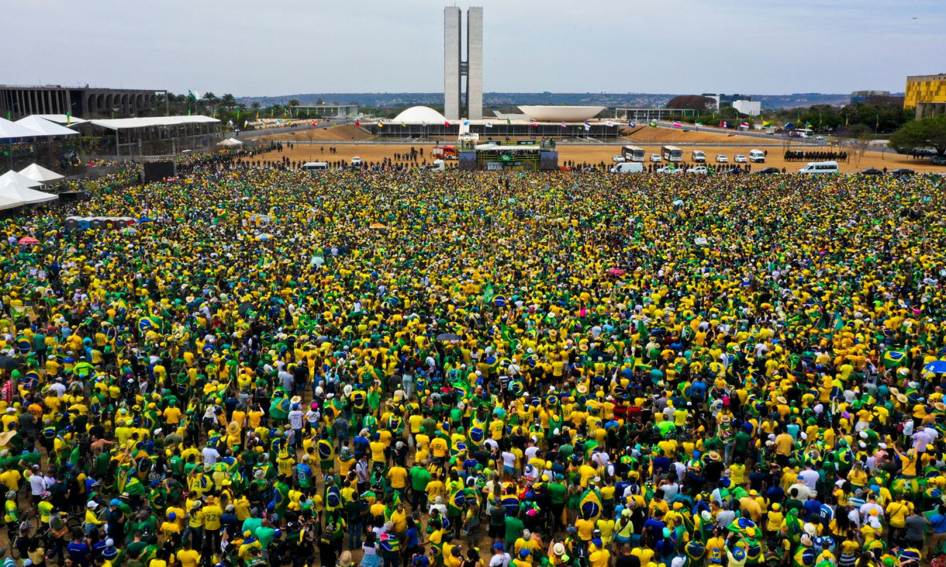  Apesar de tanto alarde, as manifesta&ccedil;&otilde;es foram ordeiras, pac&iacute;ficas e dedicadas &agrave; fam&iacute;lia