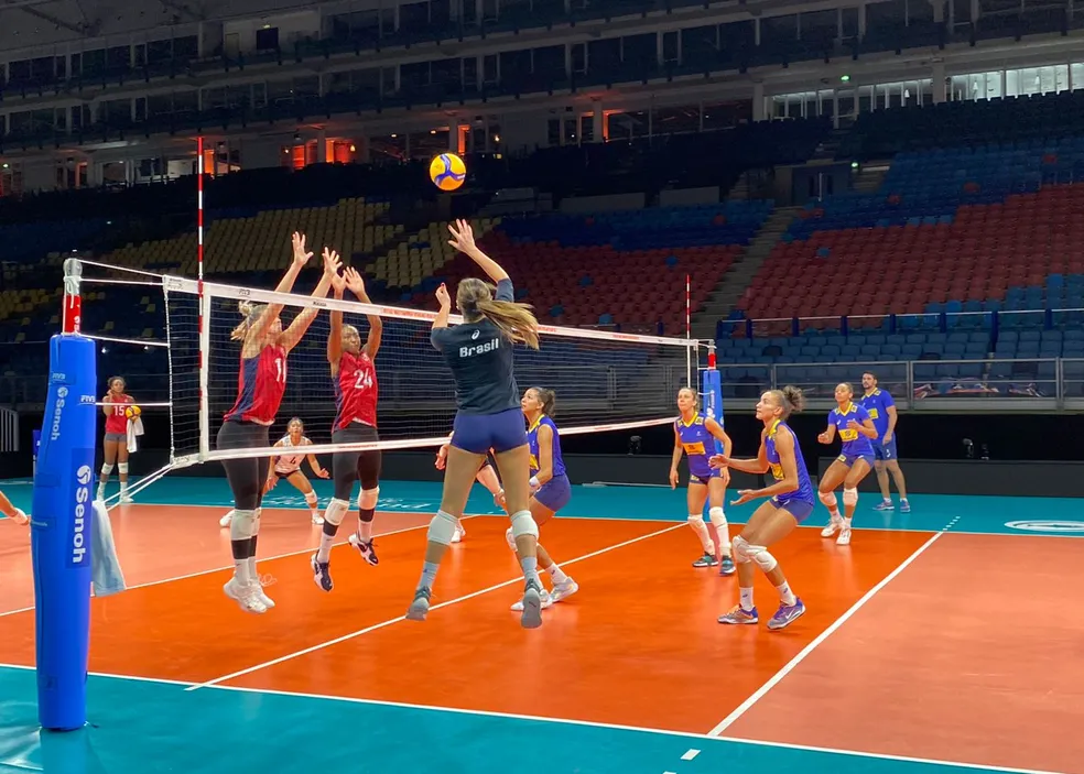 Jogo treino entre Brasil e EUA, preparativo para o Mundial de Vôlei Feminino