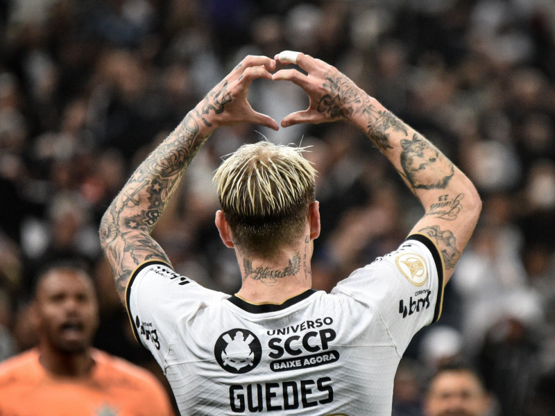 Brilho de Róger Guedes e astúcia de Yuri Alberto fazem a diferença Brilho de Róger Guedes e astúcia de Yuri Alberto fazem a diferença