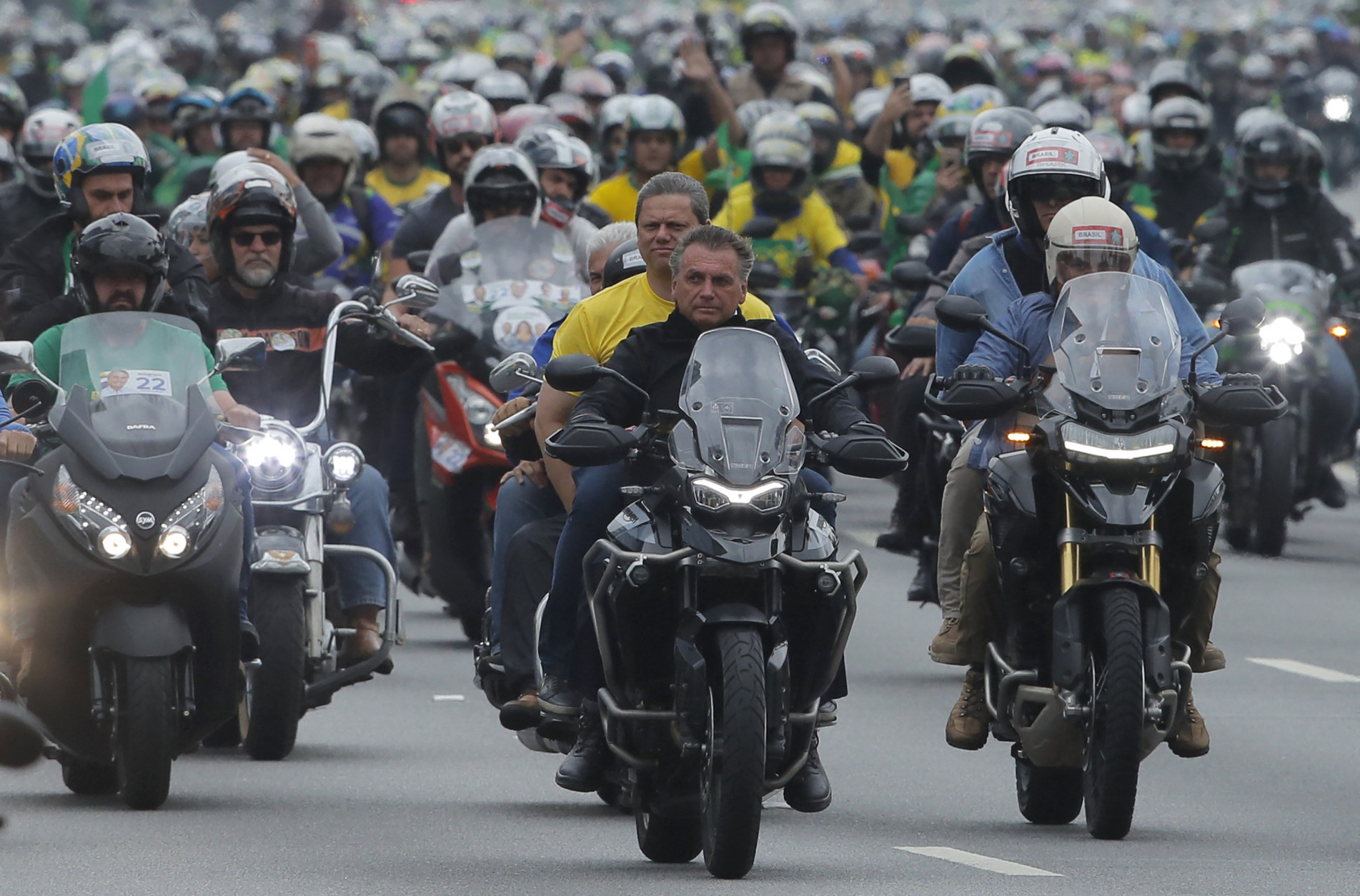 Bolsonaro participou de motociatas em São Paulo e Santa Catarina