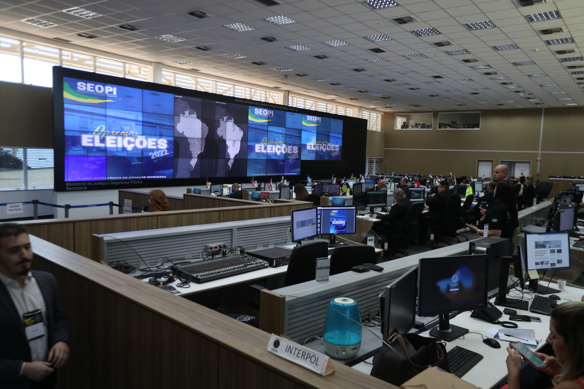 Tudo pronto, em Brasília, para o início da apuração dos votos