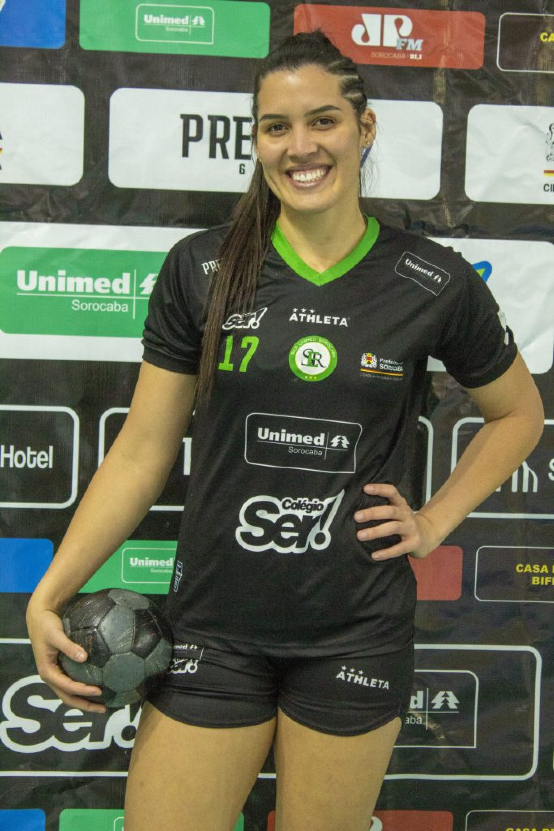 Jhennifer Lopes joga no Ser/Unimed