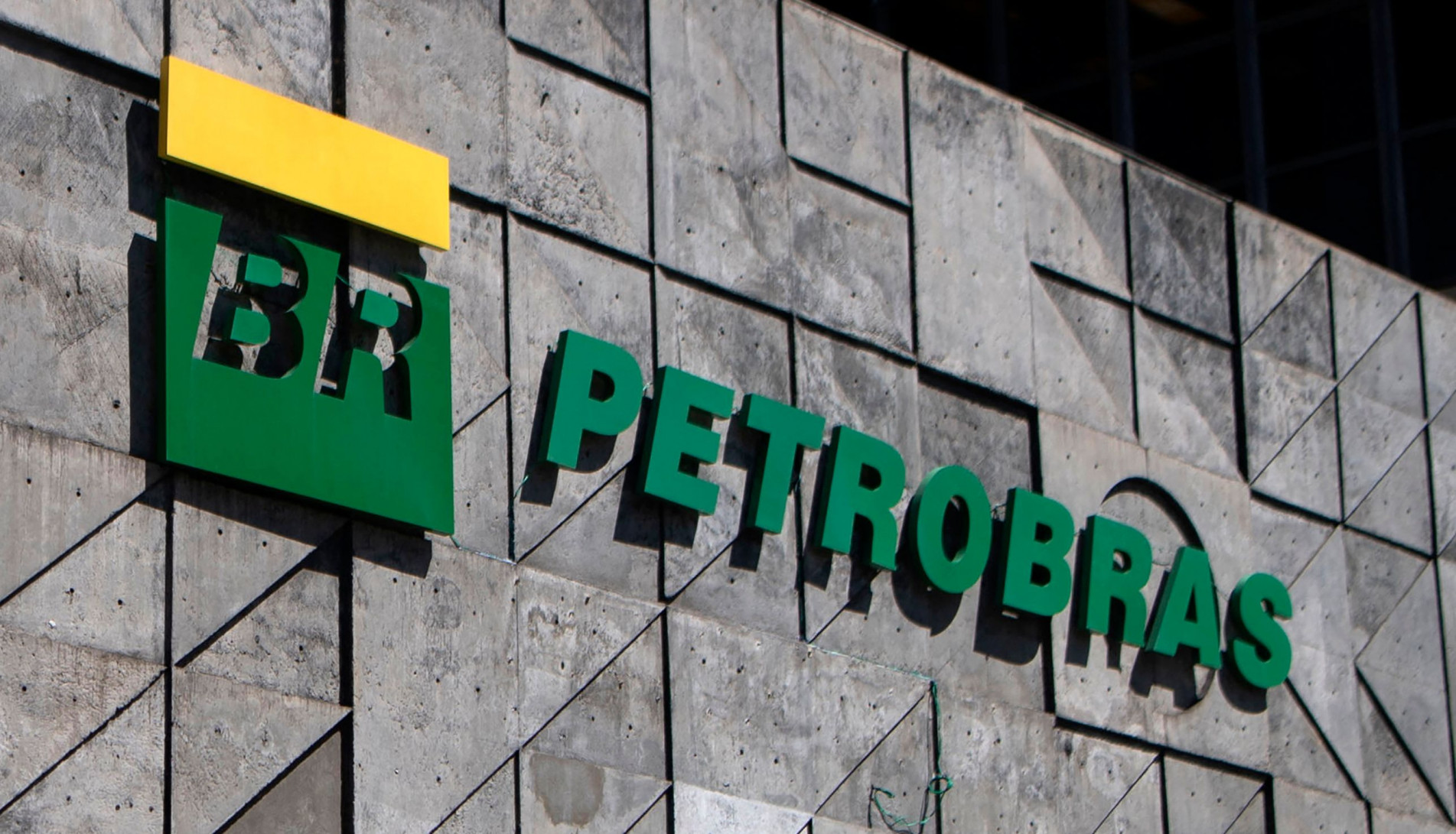 Petrobras, empresa de capital misto (estatal e com a&ccedil;&otilde;es em bolsa) brasileira