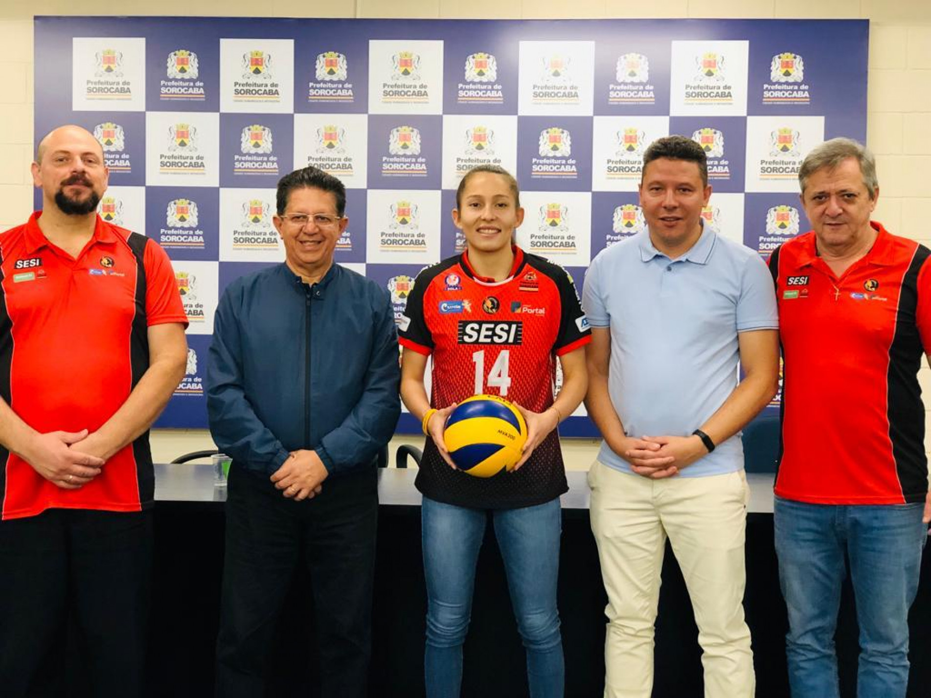 Supervisor Douglas, secretário Pedro, Melisa, Cristiano Passos e Clóvis Granado durante o evento de apresentação