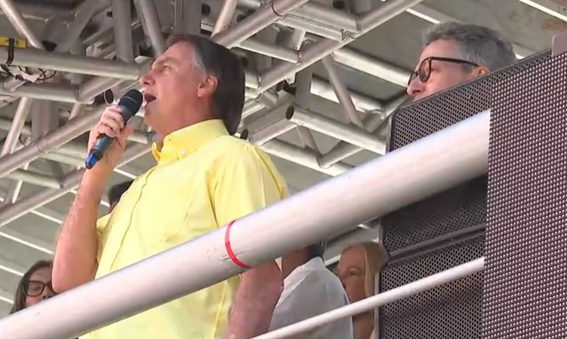 Bolsonaro faz campanha em eventos religiosos em Minas e São Paulo