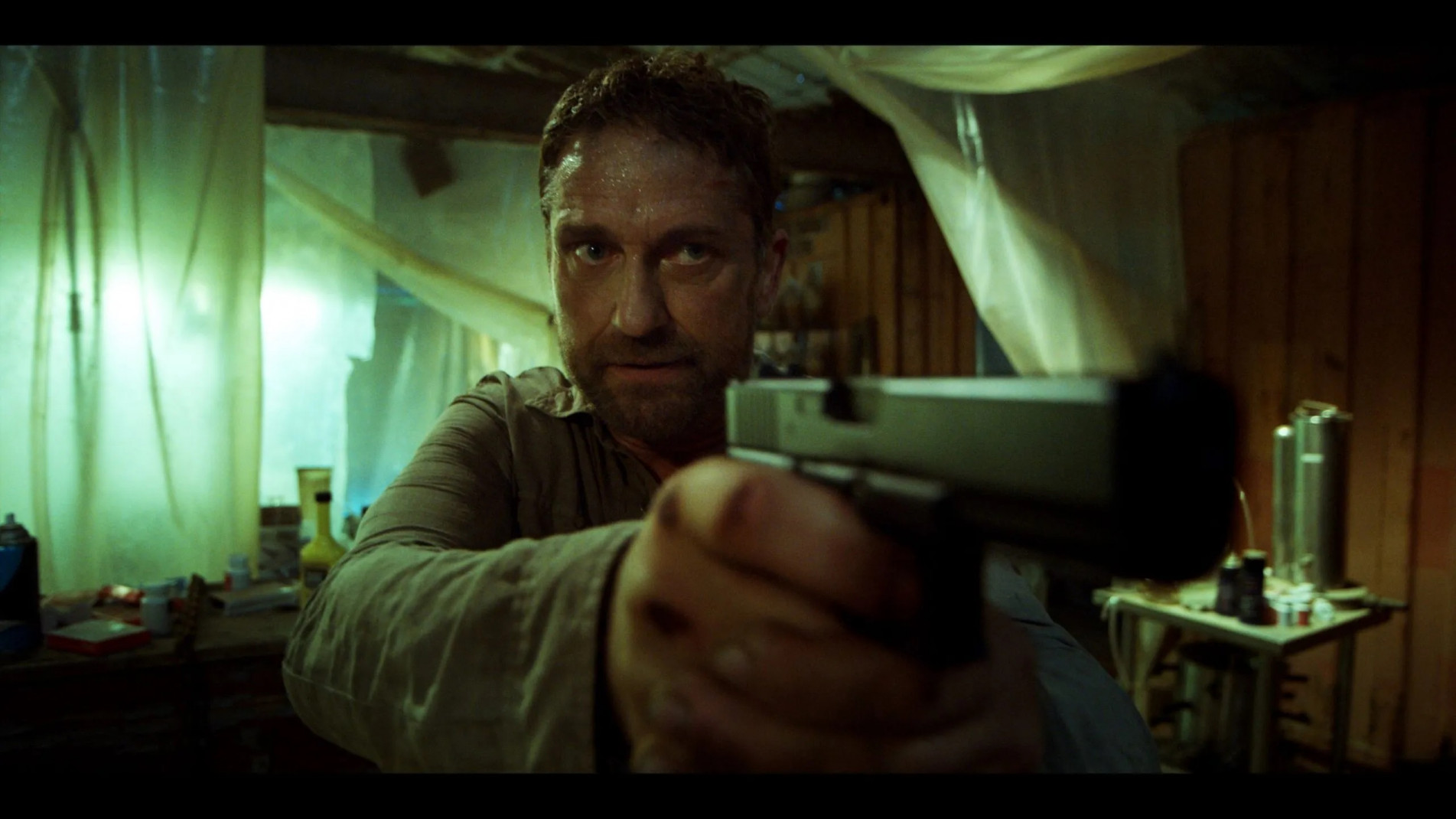 Gerard Butler corre contra o tempo no suspense 