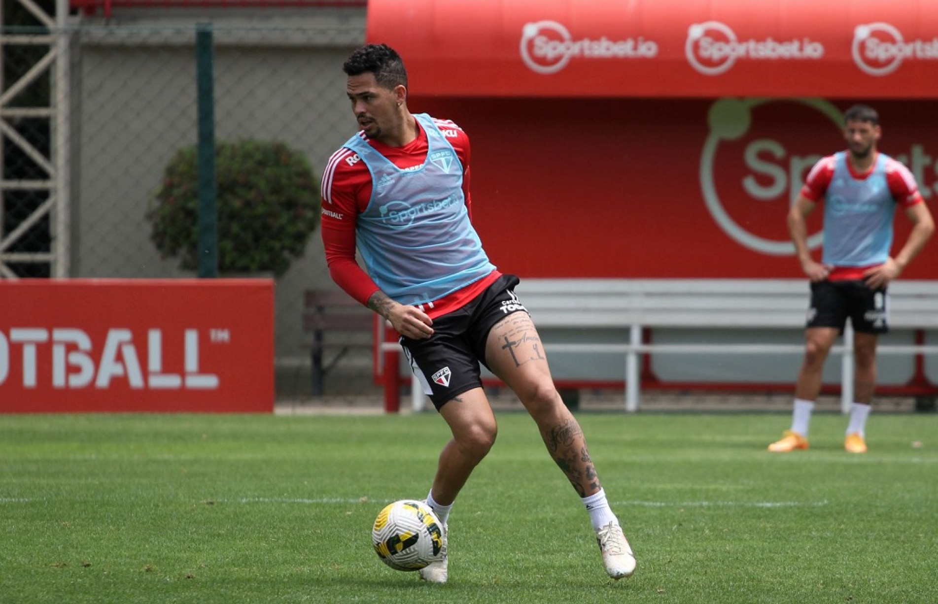Luciano fez sua parte e disse que treinar durante a semana &eacute; a miss&atilde;o