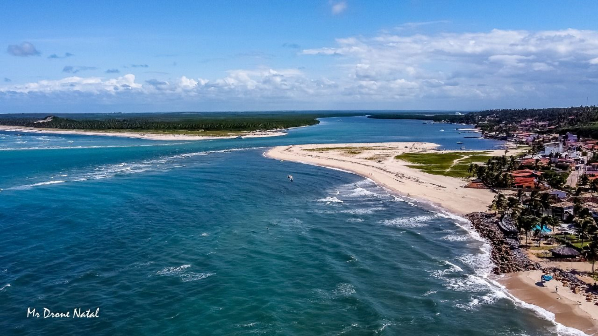 Chegar a esse paraíso pertinho da badalada Pipa é muito fácil: basta pegar a balsa