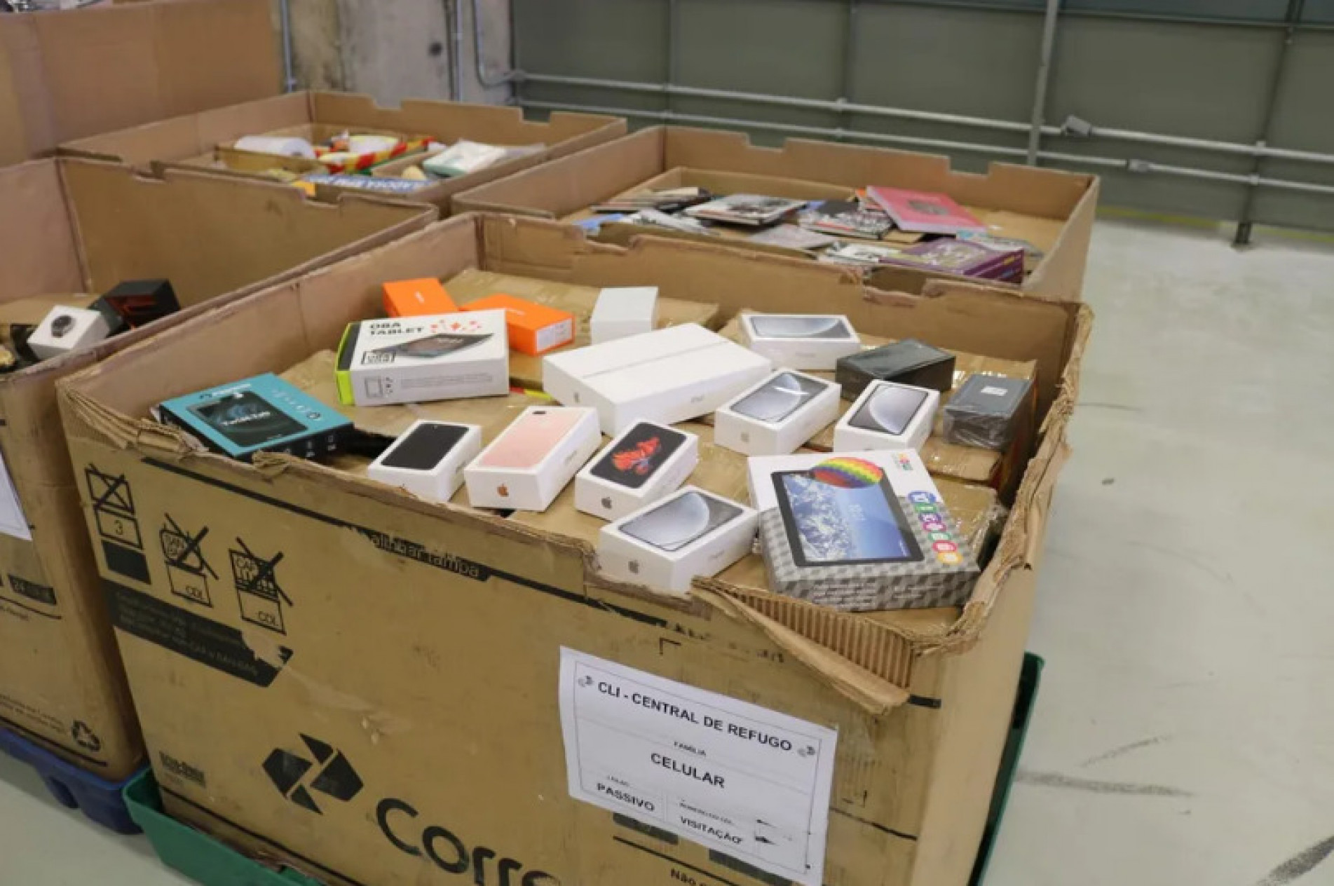 Lista de itens que serão leiloados pelos Correios inclui eletrônicos, como celulares e notebooks, bijuterias, acessórios para veículos, vestuários, utensílios, dentre outros