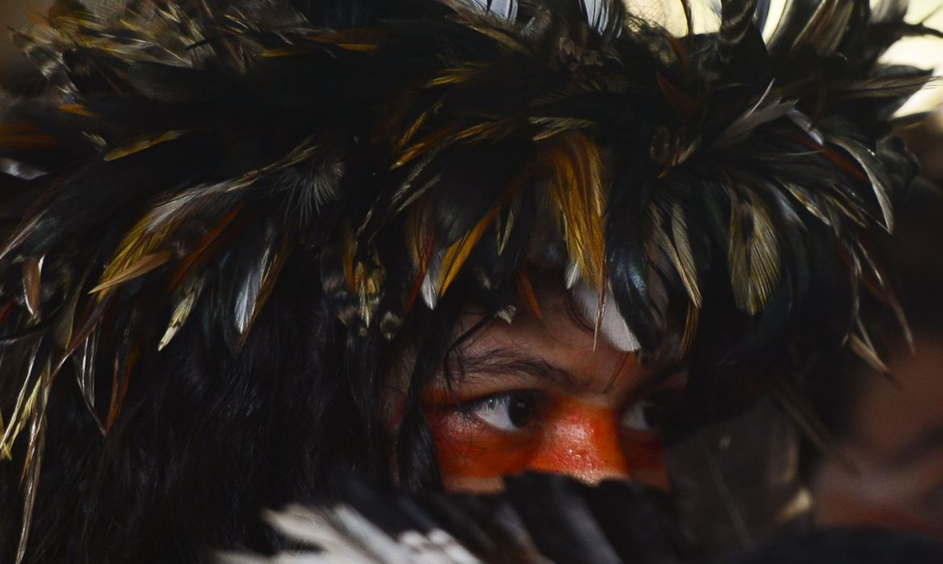 Indígenas de diversas etnias no Acampamento Terra Livre, no Eixo Monumental, em Brasília