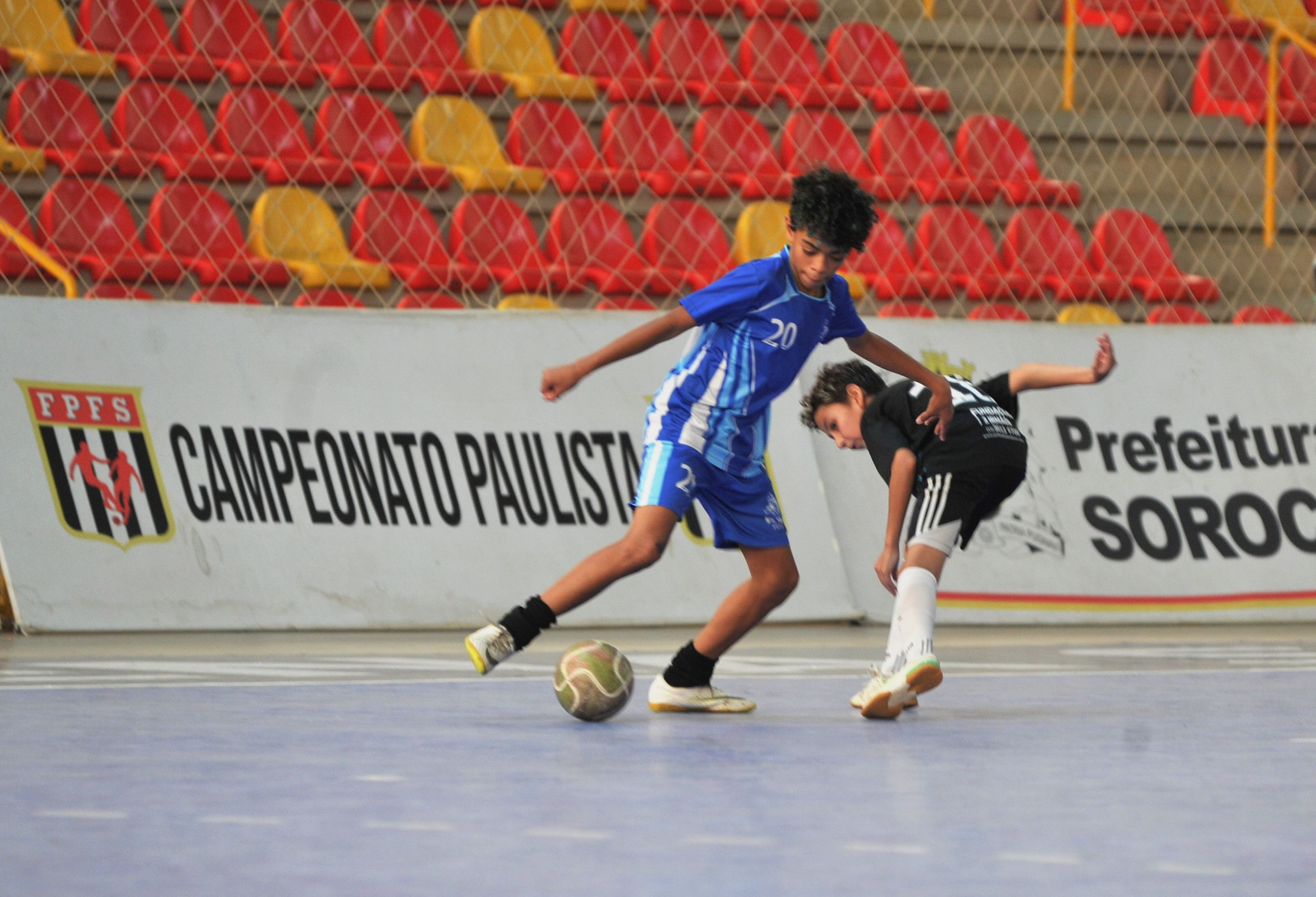 São 120 times participantes