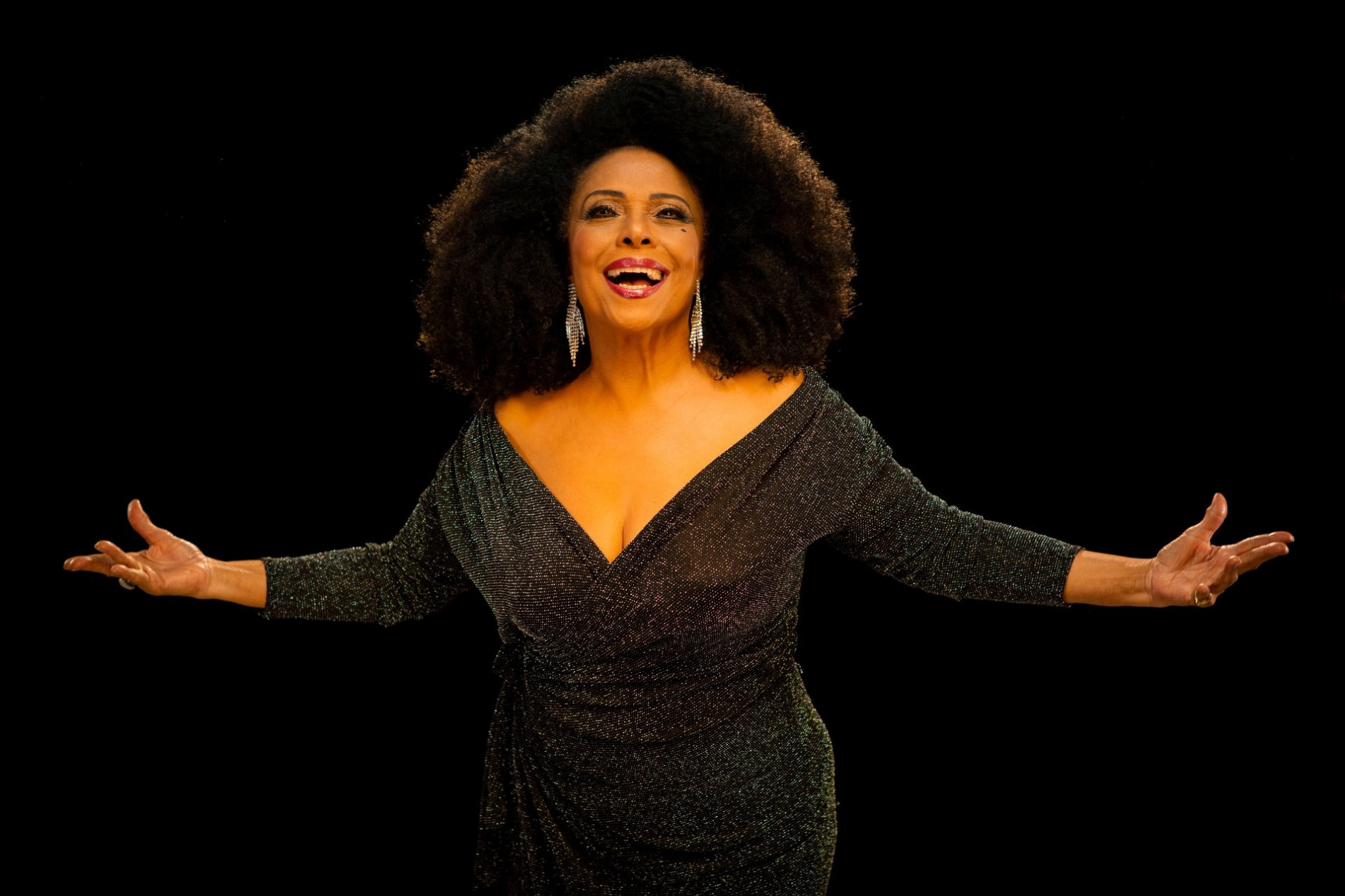 Eliana Pittman faz show Sesc Sorocaba: repertório com carimbó, Pinduca, Portela e famosas dos anos 1970