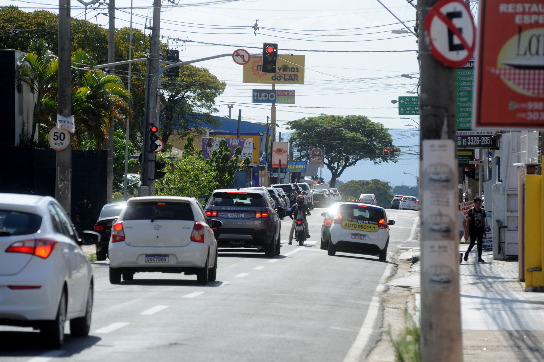 Usu&aacute;rios da avenida Dr. Am&eacute;rico Figueiredo, na zona oeste, dizem que a onda verde poderia melhorar a fluidez