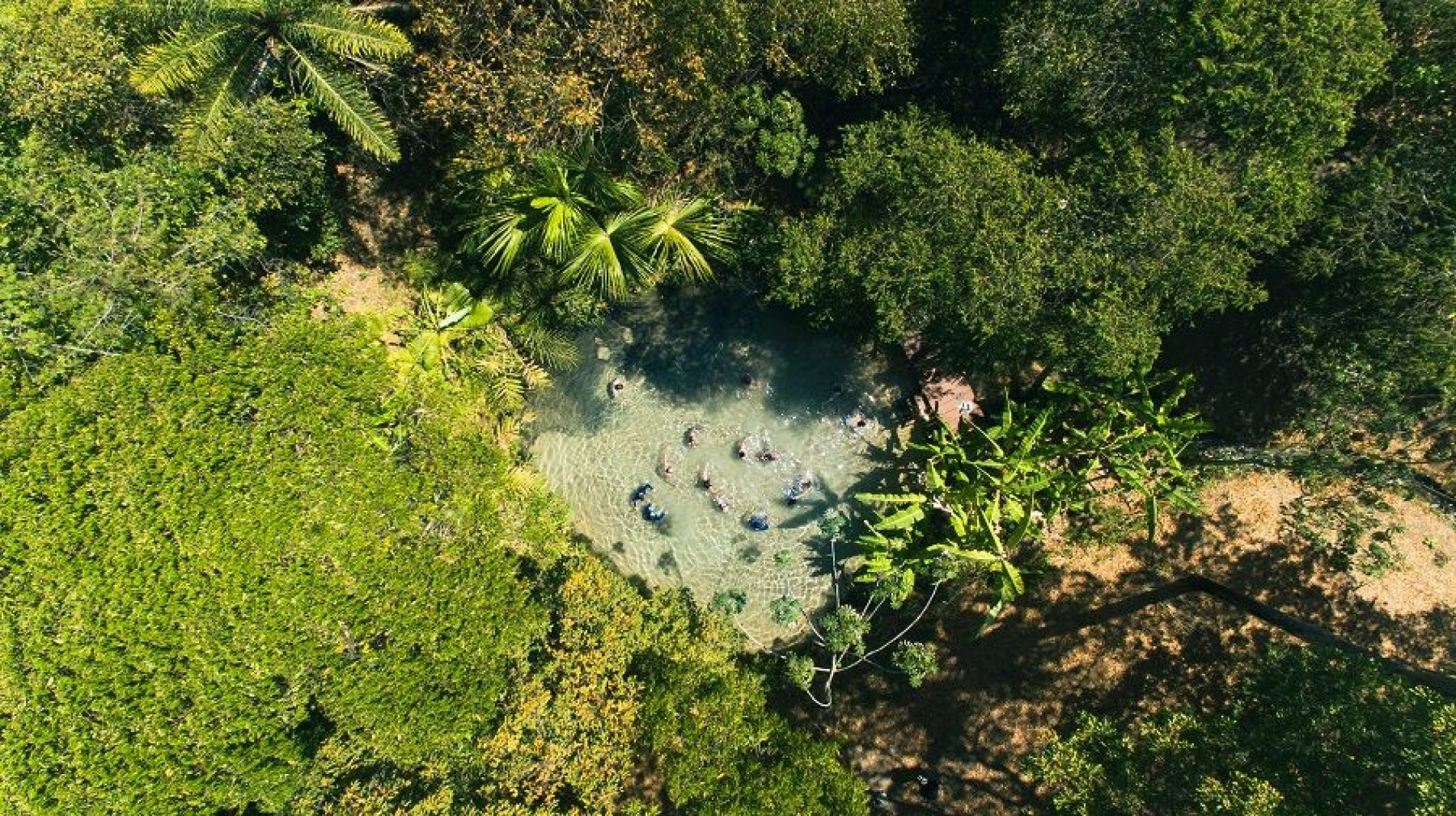O fervedouro Soninho é um passeio imperdível para quem visita o Parque Estadual do Jalapão