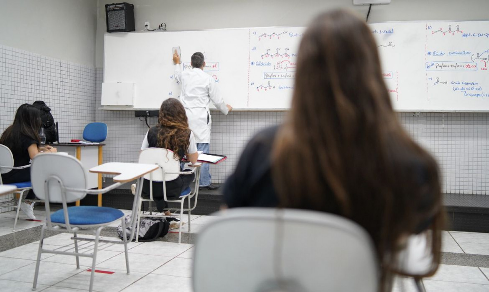 As mensalidades das escolas escolas particulares paulistas devem subir entre 10% e 12%, acima da inflação, que está em 8,47%