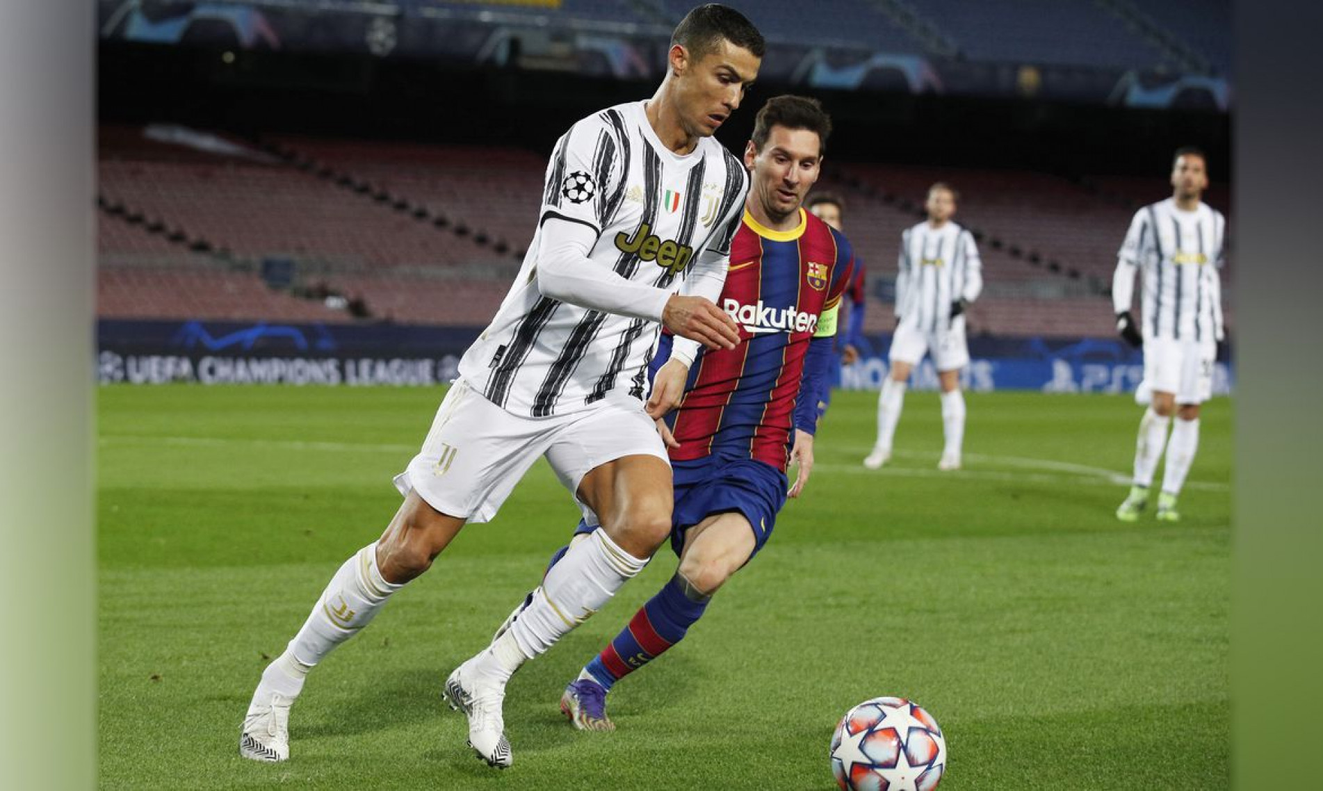 Cristiano Ronaldo e Lionel Messi durante partida Juventus x Barcelona
08/12/2020
REUTERS/Albert Gea
