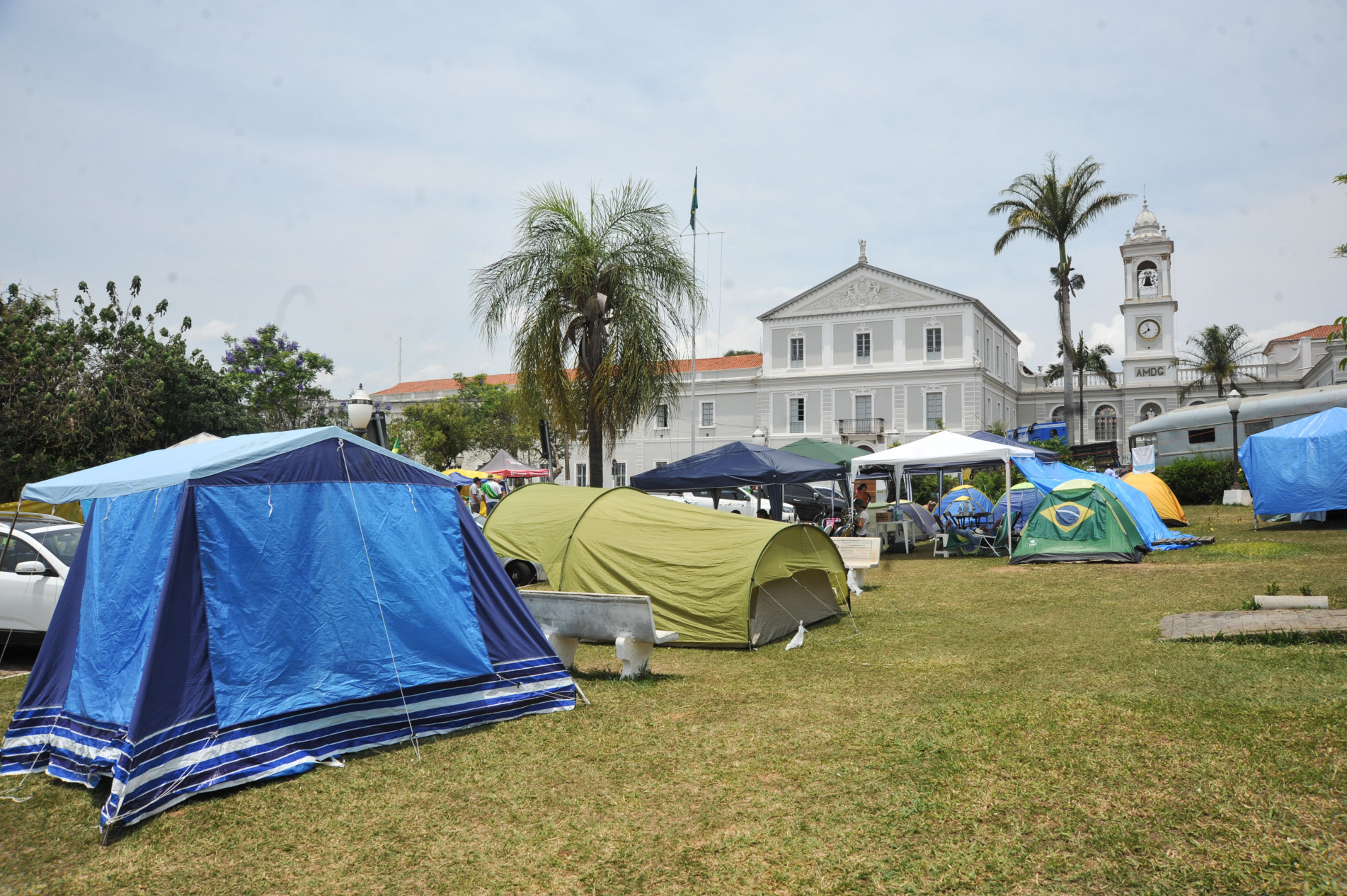 Barracas foram montadas na Praça Duque de Caxias, a Praça do Quartel