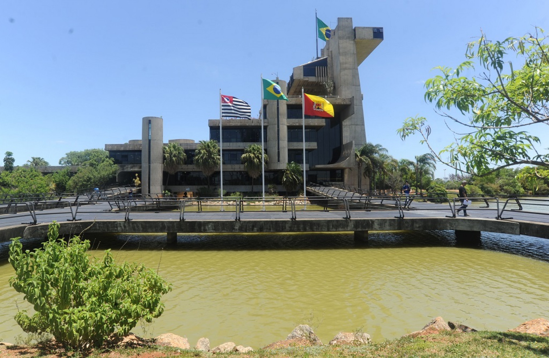 As unidades de urg&ecirc;ncia e emerg&ecirc;ncia continuar&atilde;o com o atendimento pedi&aacute;trico 24 horas, assim como na Policl&iacute;nica