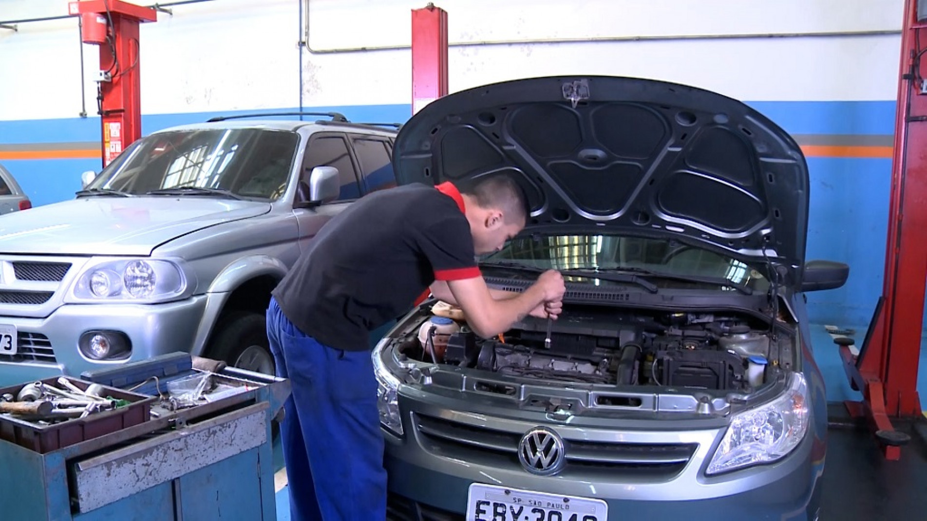 Consulte sempre um mecânico de confiança, que sabe identificar se o motor está rajando