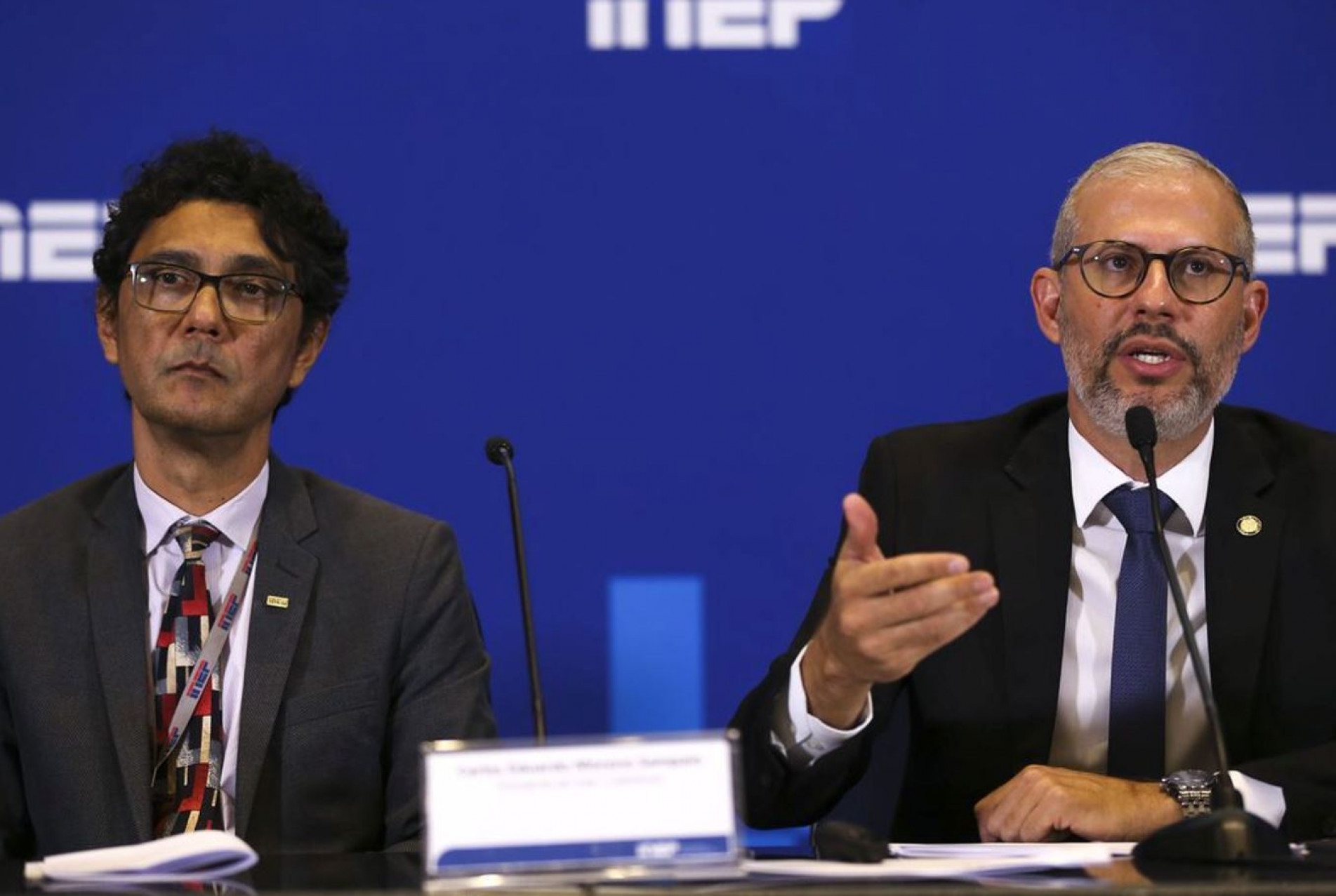 O presidente Inep, Carlos Eduardo Moreno, e o ministro da Educação, Victor Godoy Veiga
