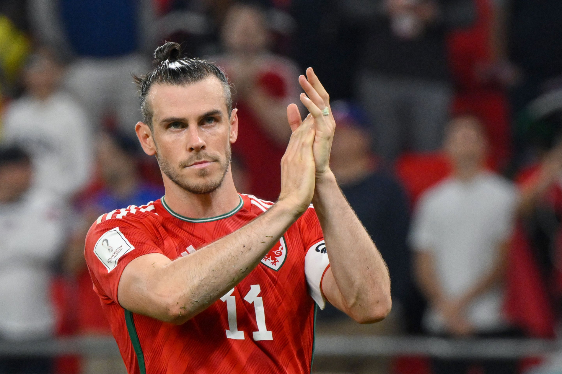 Gareth Bale marcou no fim para o País de Gales