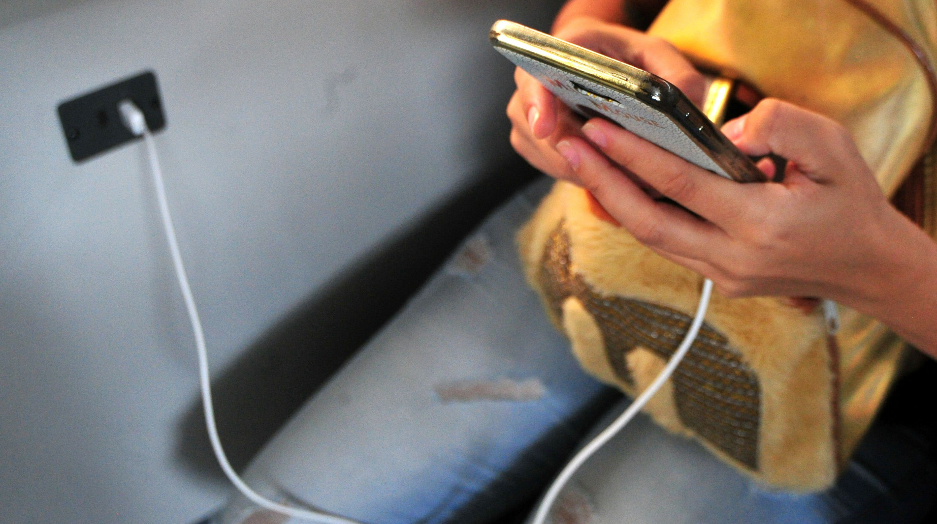 O uso intenso de eletrônicos em postura inadequada costuma causar esse tipo de lesão